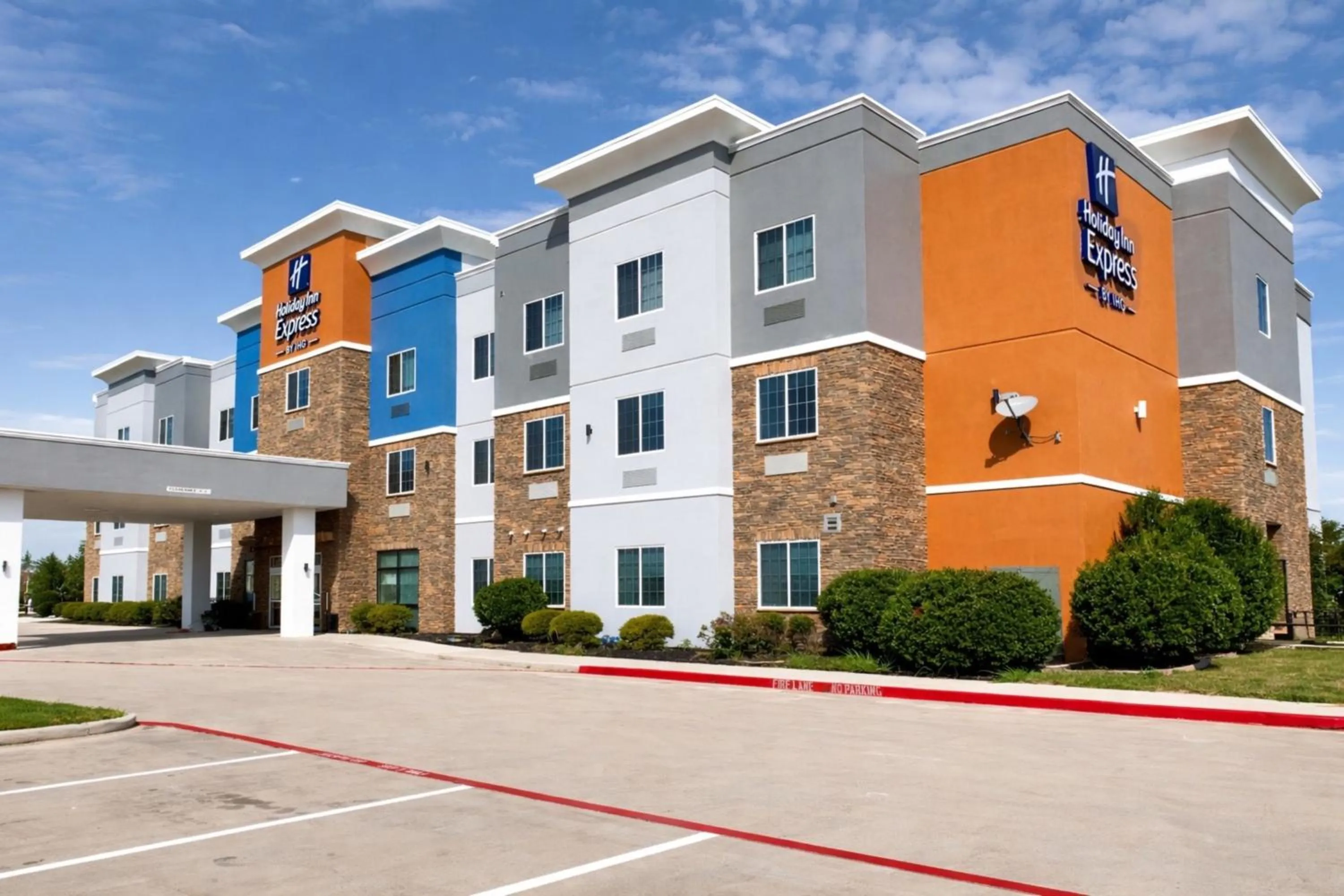 Property building in Holiday Inn Express & Suites Bridgeport by IHG