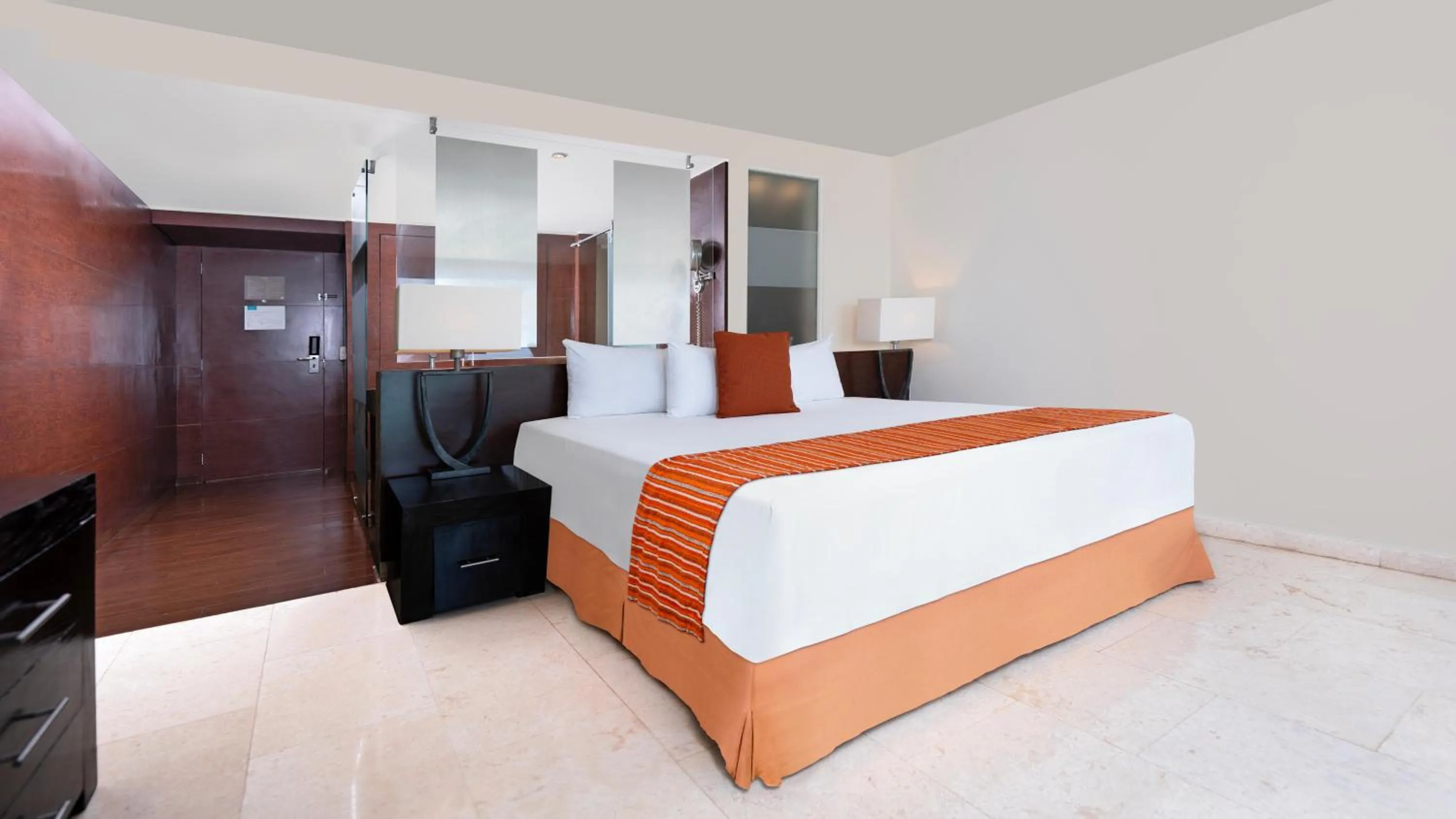 Photo of the whole room, Bed in The Sens Riviera by Oasis