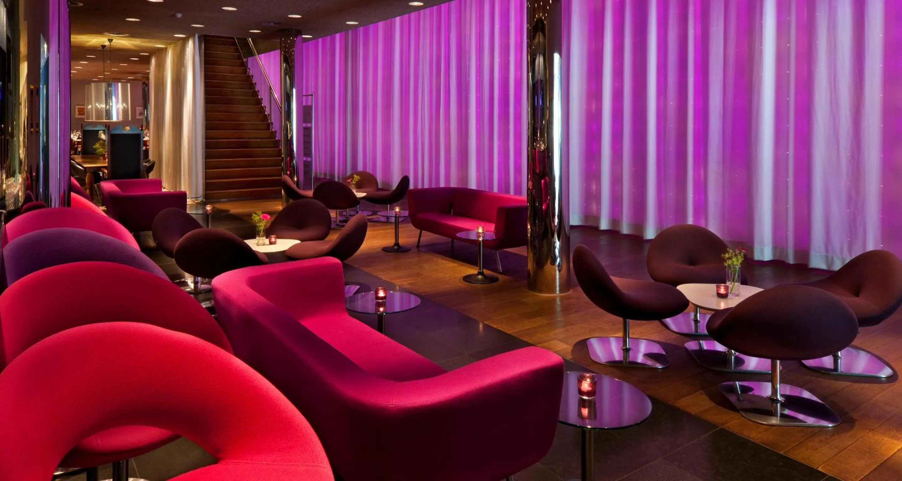 Lounge or bar in PLAZA Premium Grand Winston