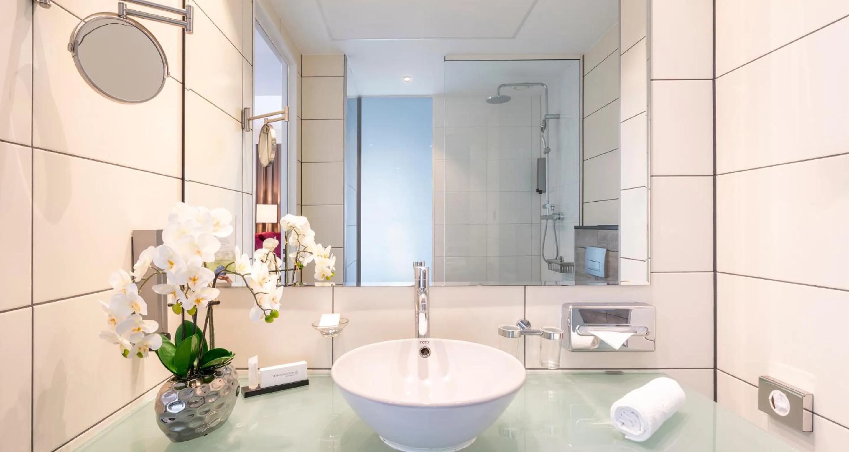 Shower in PLAZA Premium Grand Winston