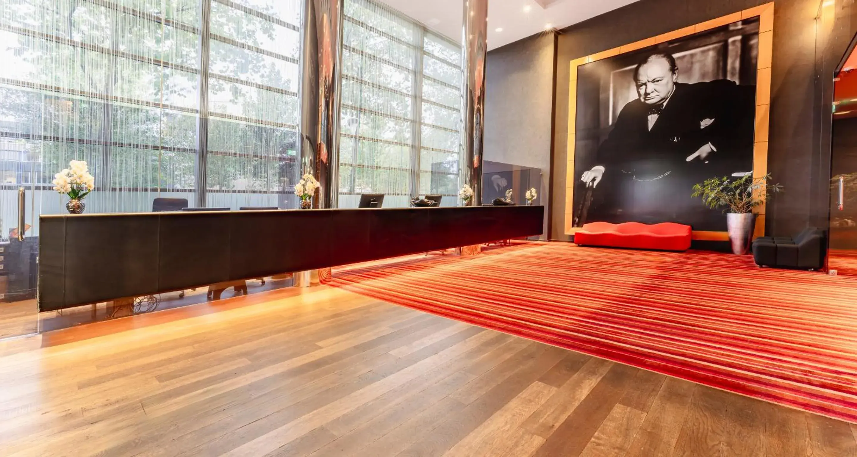 Lobby or reception in PLAZA Premium Grand Winston Lobby or reception in PLAZA Premium Grand Winston