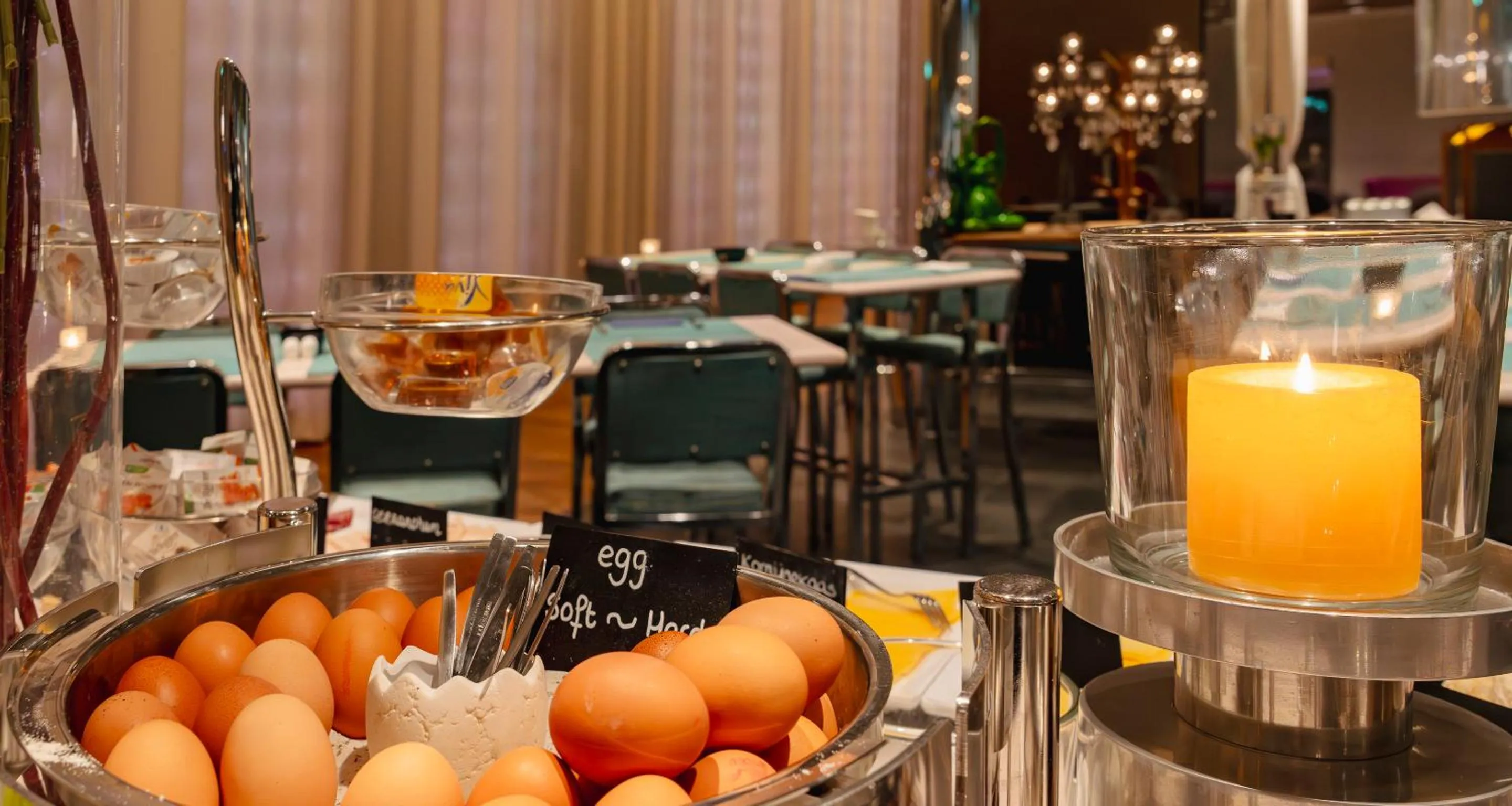 Restaurant/places to eat in PLAZA Premium Grand Winston