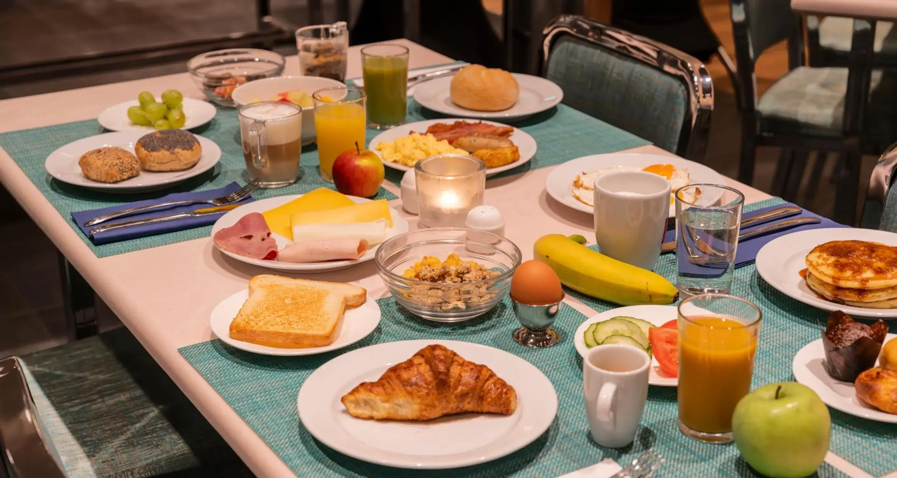 Breakfast in PLAZA Premium Grand Winston Breakfast in PLAZA Premium Grand Winston