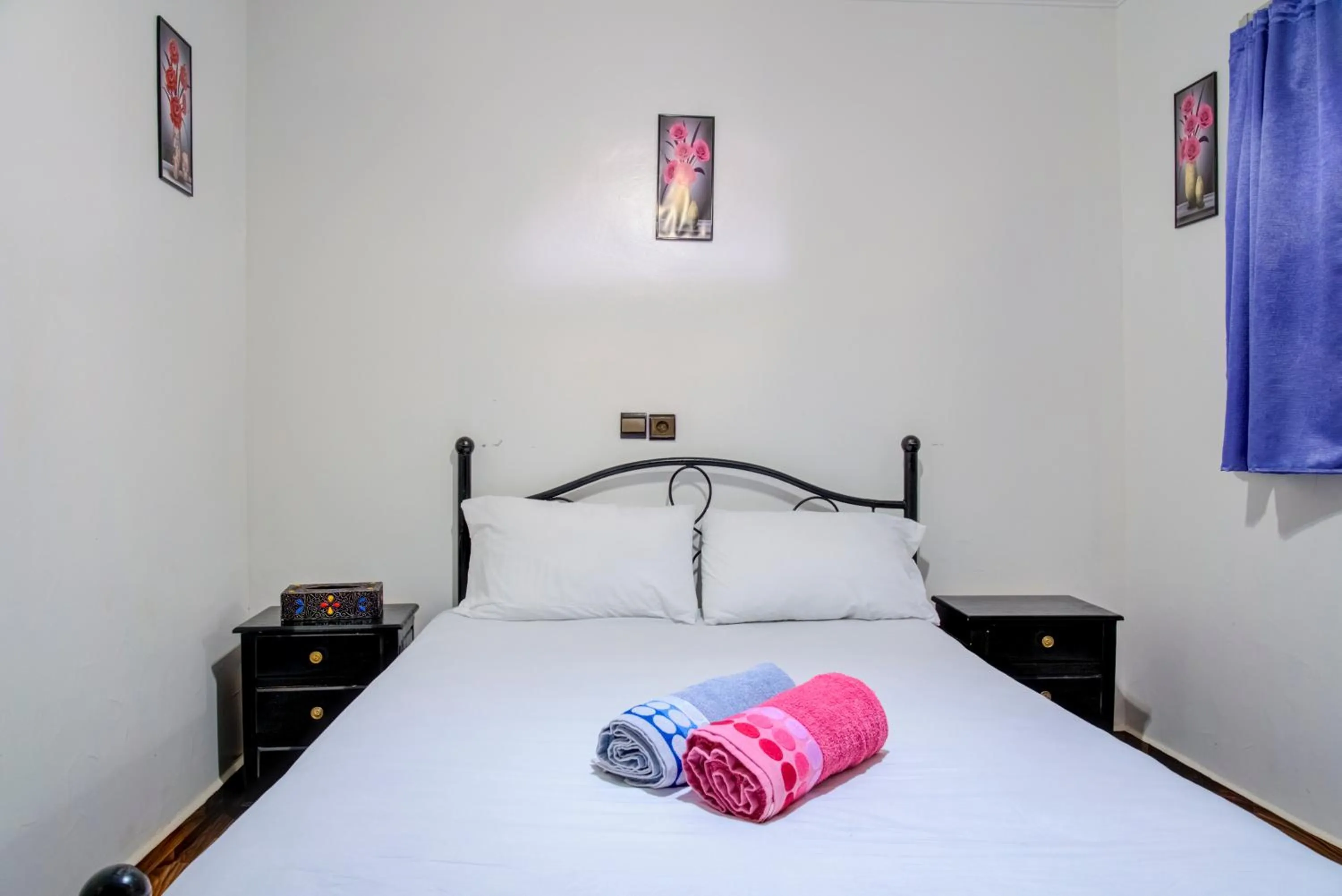 Bedroom, Bed in Dinosaur Anza Surf House