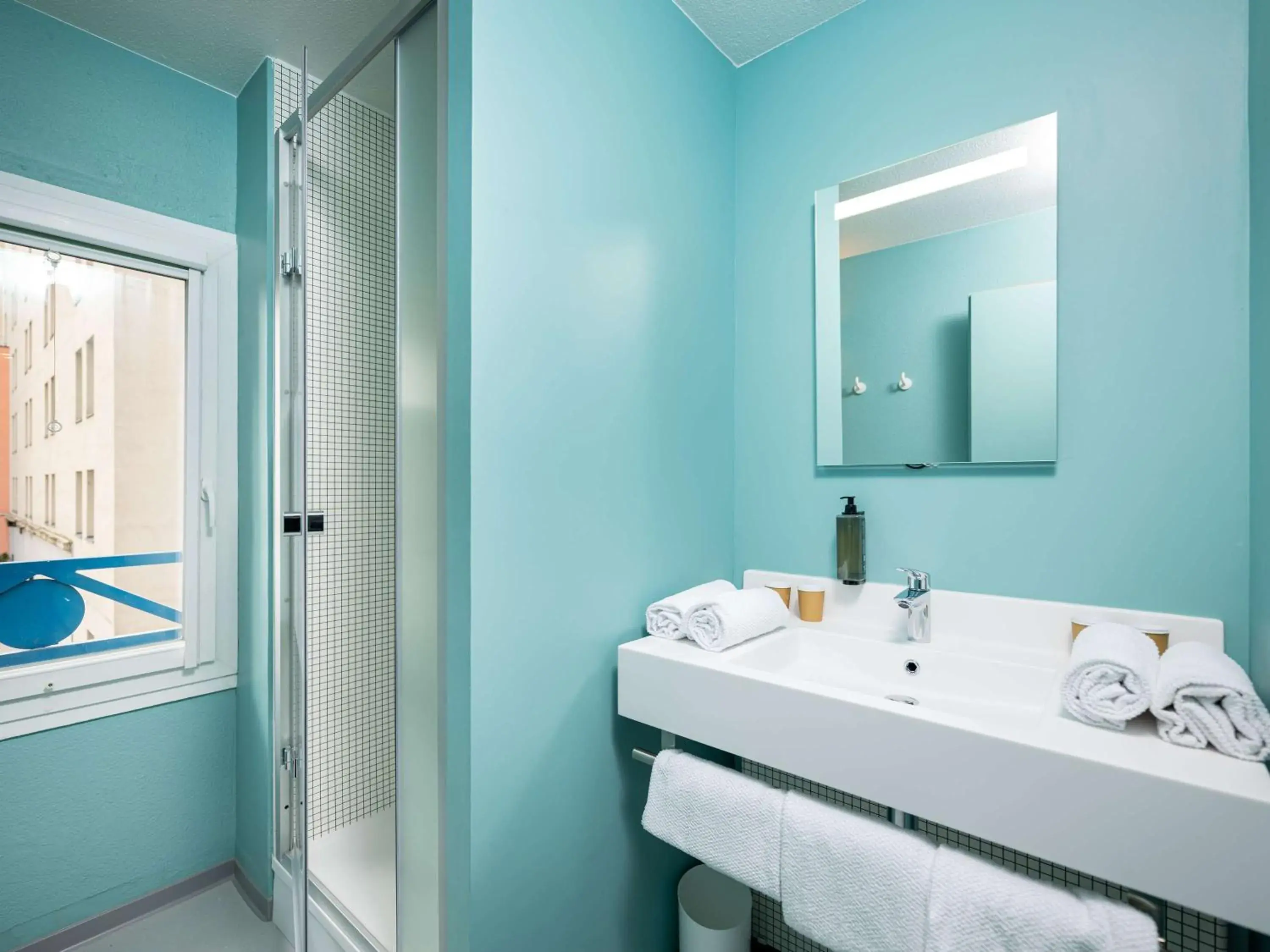 Bedroom, Bed in Ibis Budget Lyon Caluire Cité Internationale Bedroom, Bed in Ibis Budget Lyon Caluire Cité Internationale
