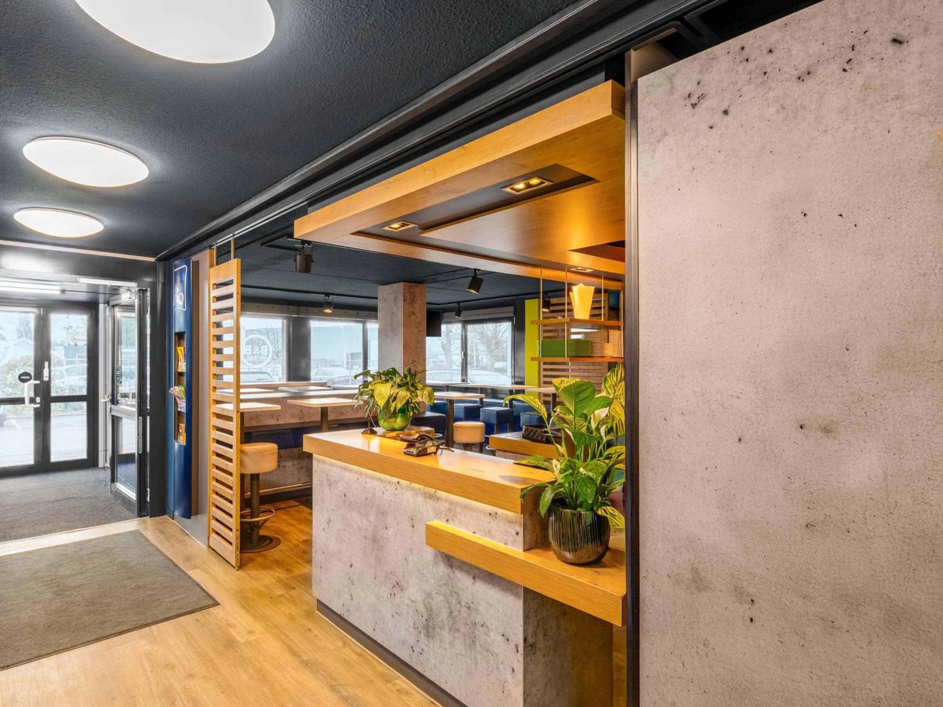 Lobby or reception in B&B HOTEL Aachen-Nord