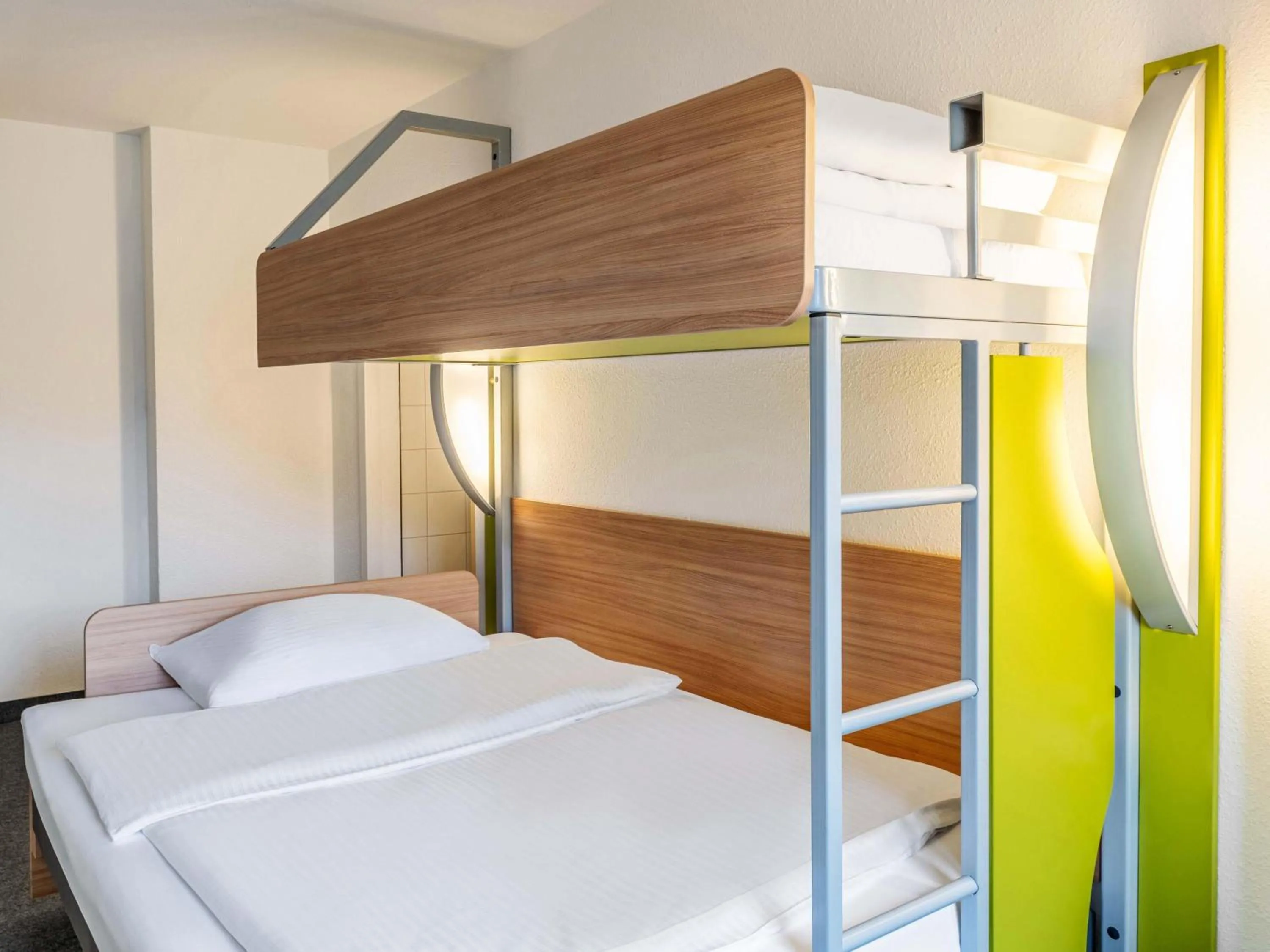 Photo of the whole room, Bed in B&B HOTEL Aachen-Nord