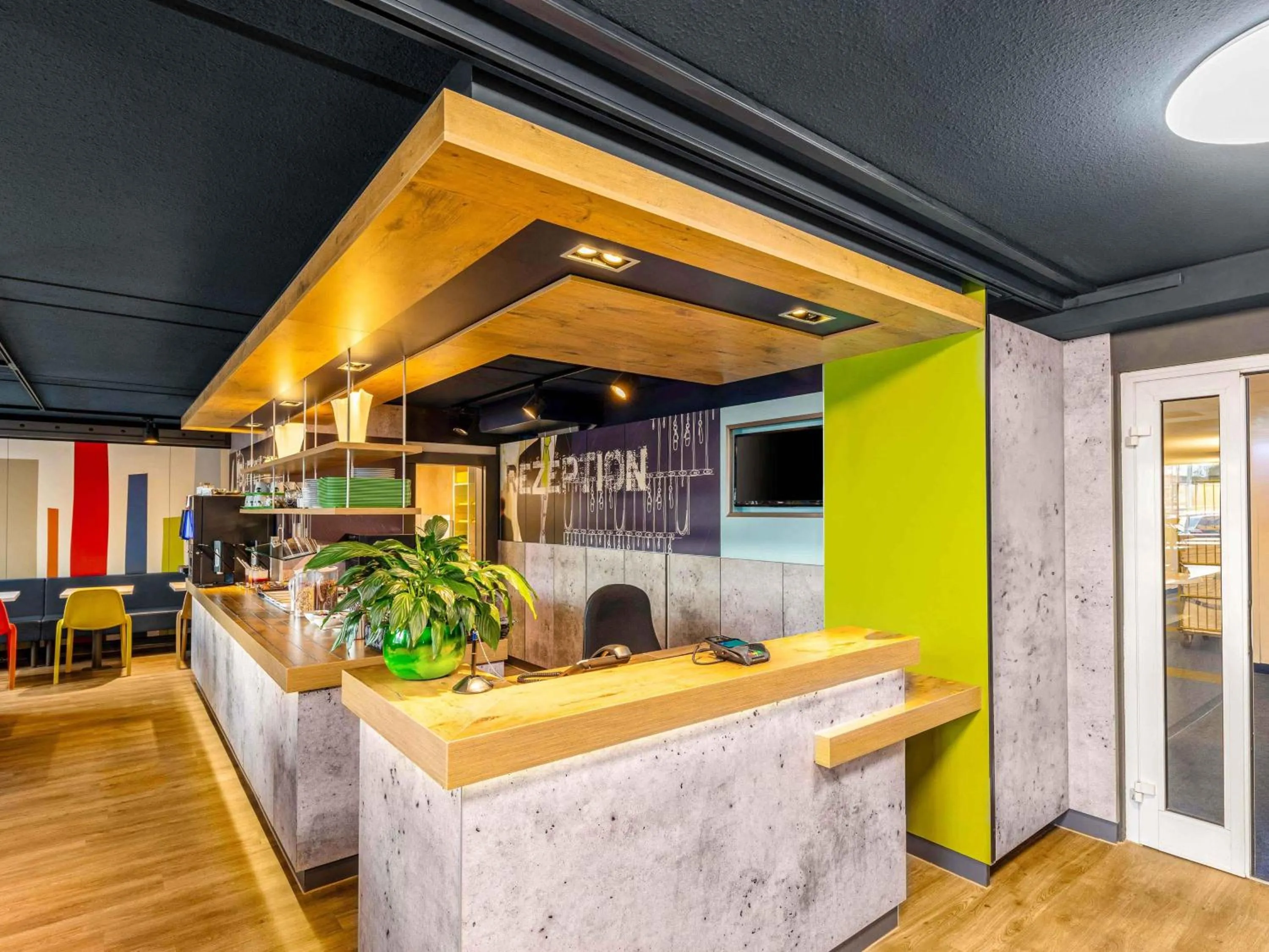 Lobby or reception in B&B HOTEL Aachen-Nord