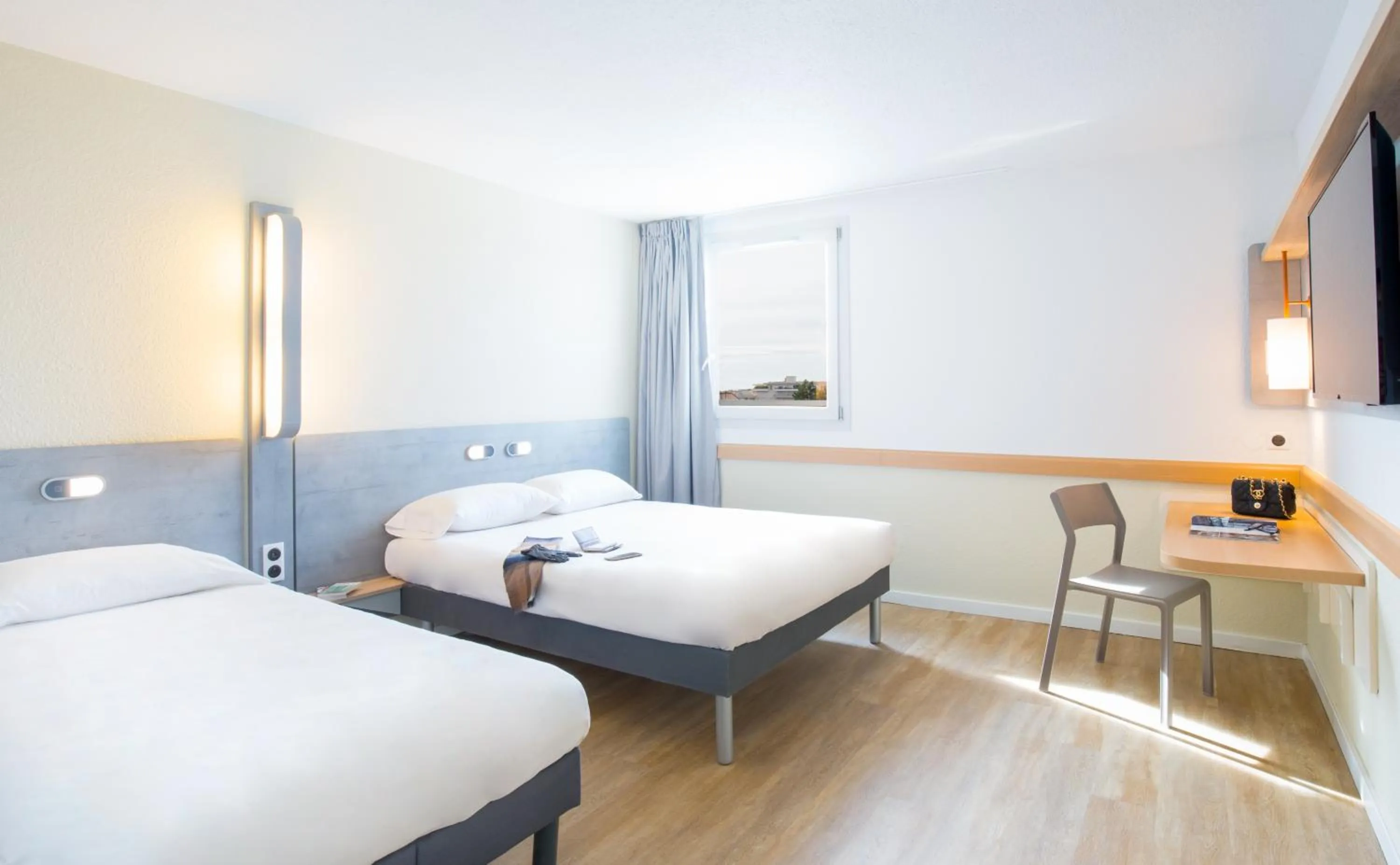 Bed in Ibis Budget Fréjus St Raphaël centre