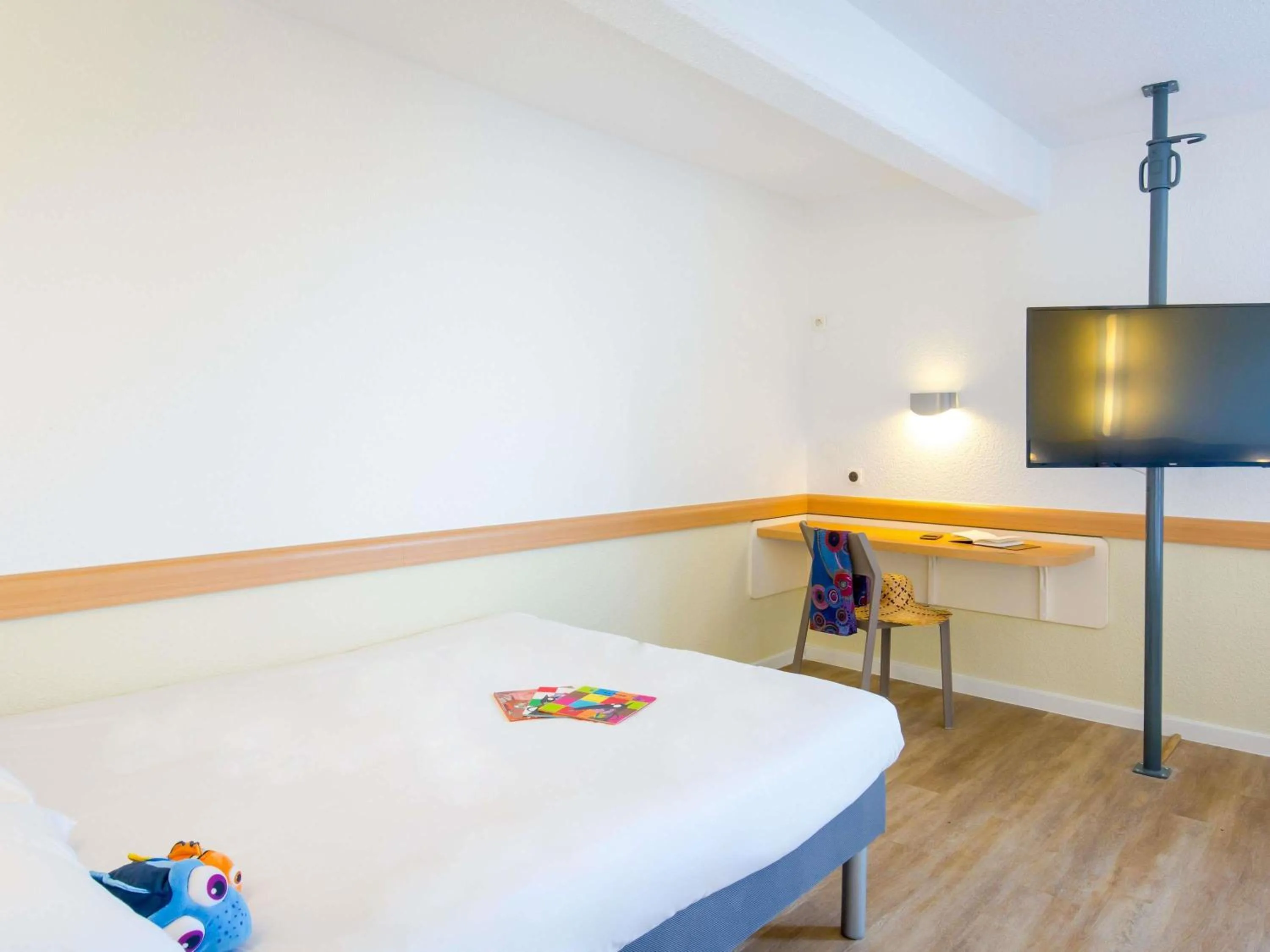 Bedroom in Ibis Budget Fréjus St Raphaël centre