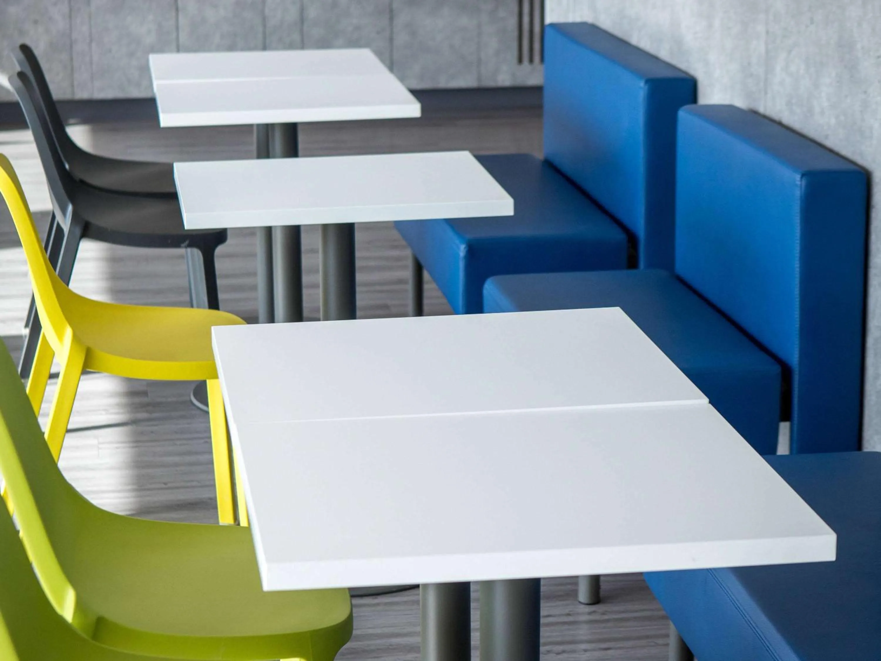 Photo of the whole room in Ibis Budget Fréjus St Raphaël centre