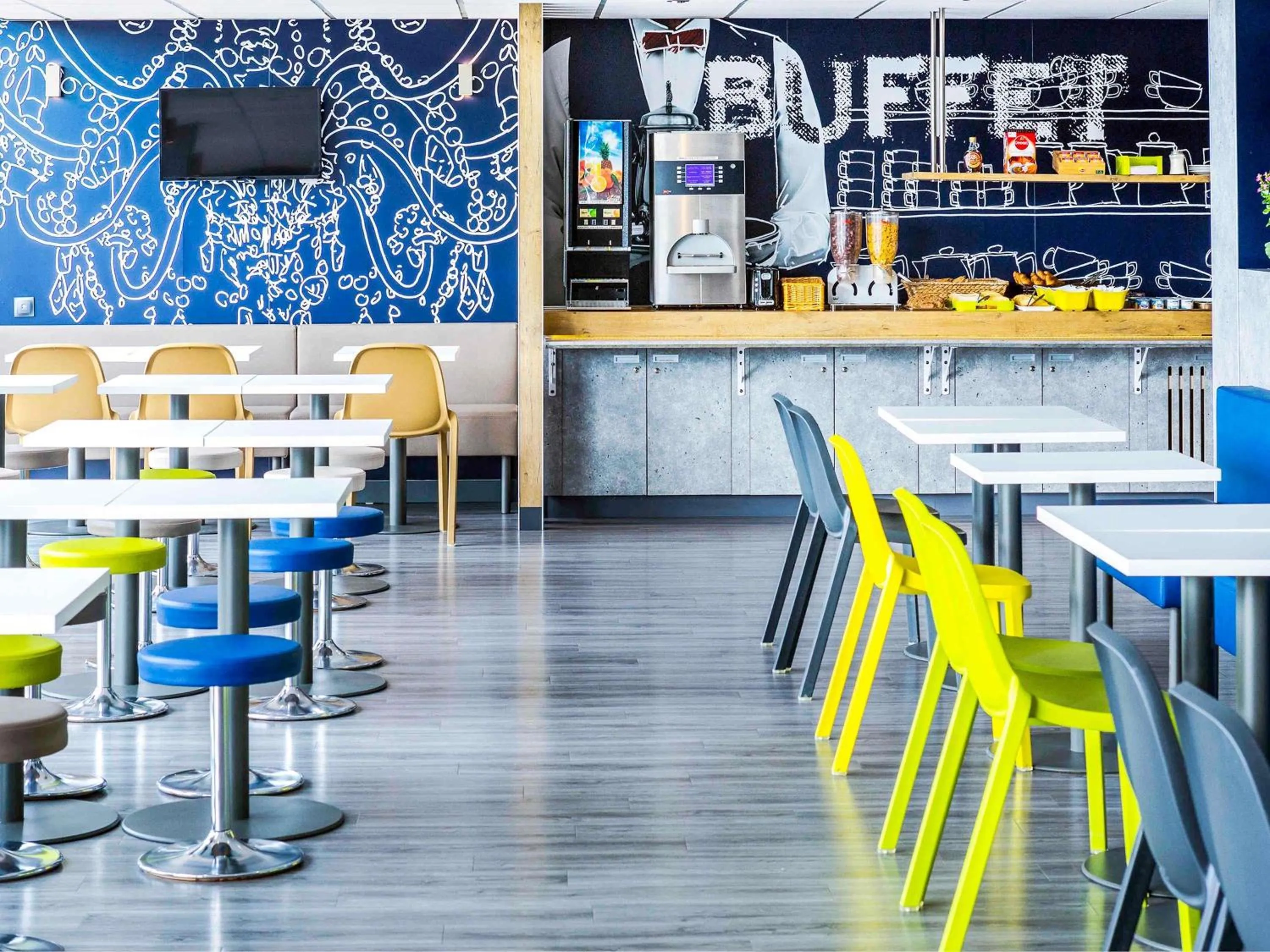 Property building in Ibis Budget Fréjus St Raphaël centre