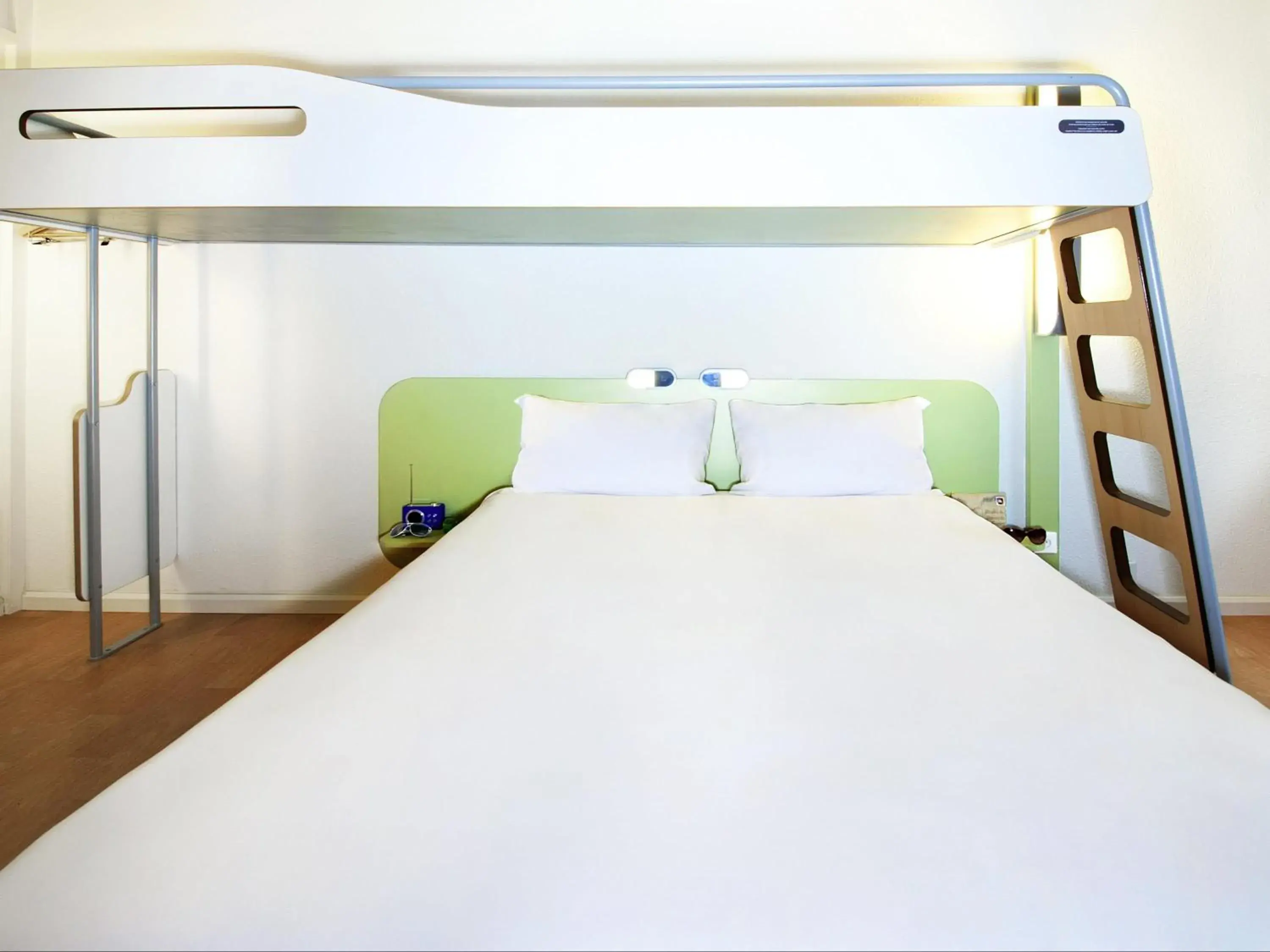 Bedroom, Bed in ibis budget Orgeval Bedroom, Bed in ibis budget Orgeval