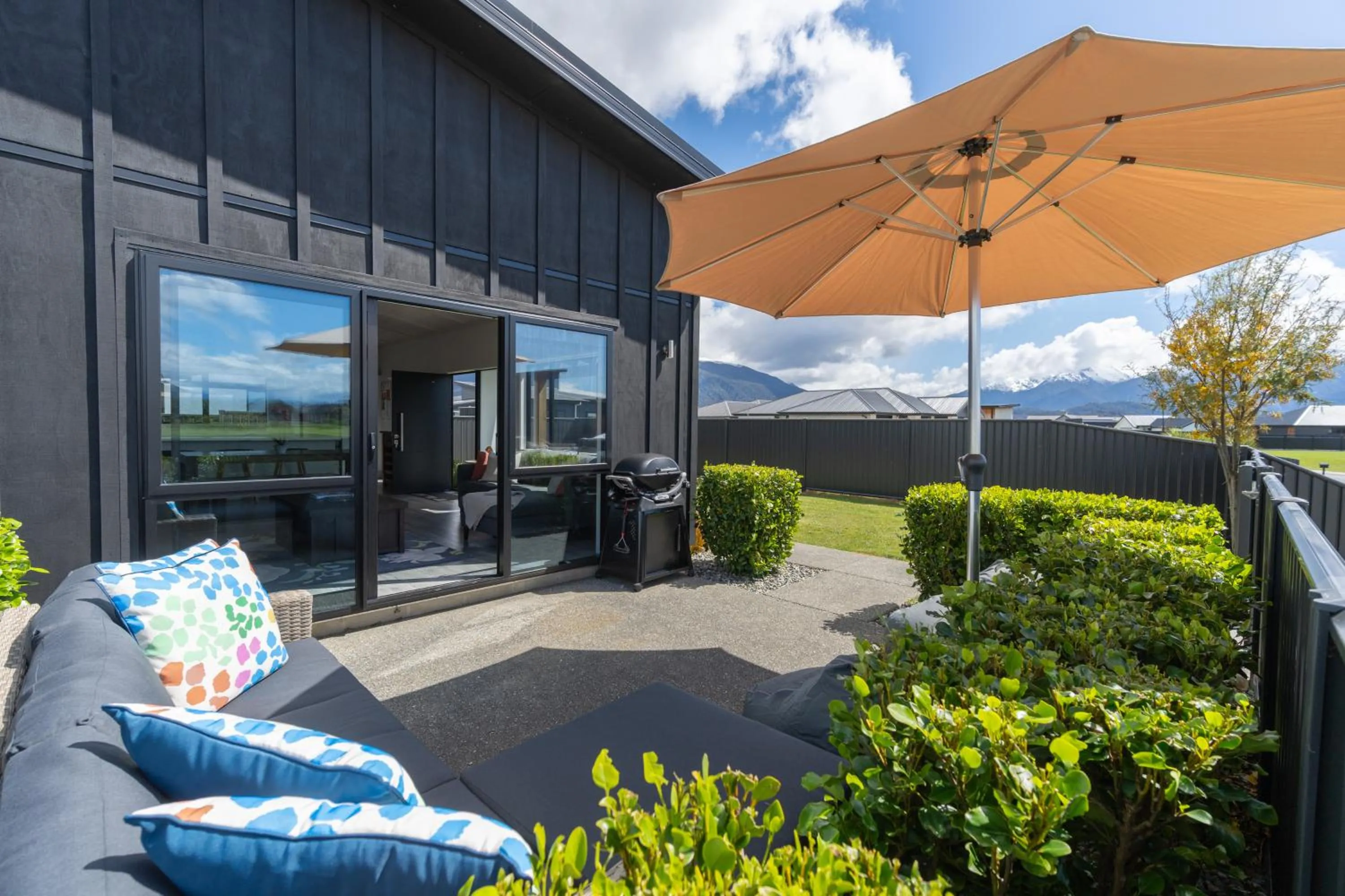 Pounamu Paradise - Te Anau Holiday Home