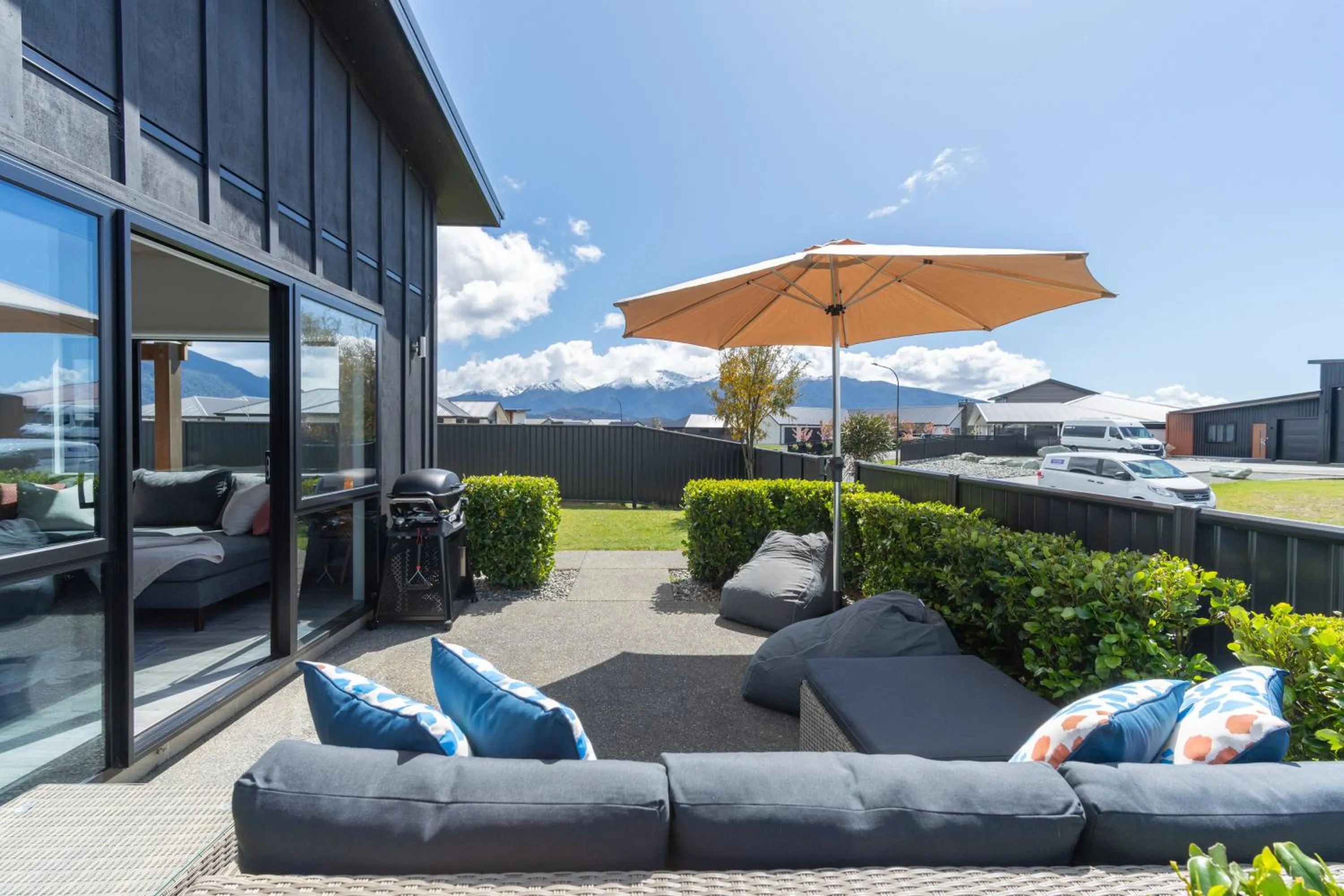 Pounamu Paradise - Te Anau Holiday Home