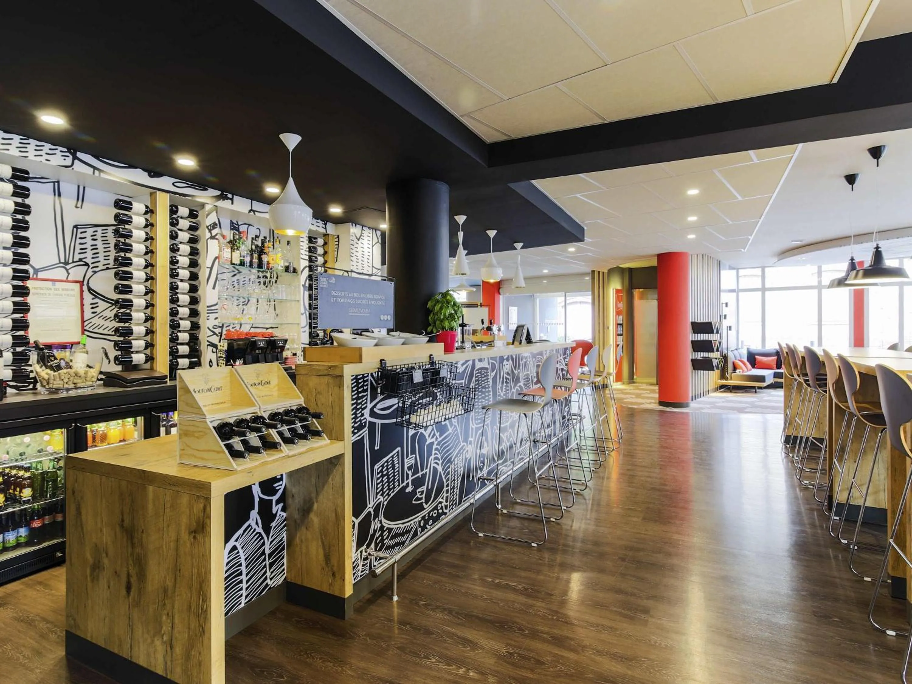 Lounge or bar in Ibis Albi