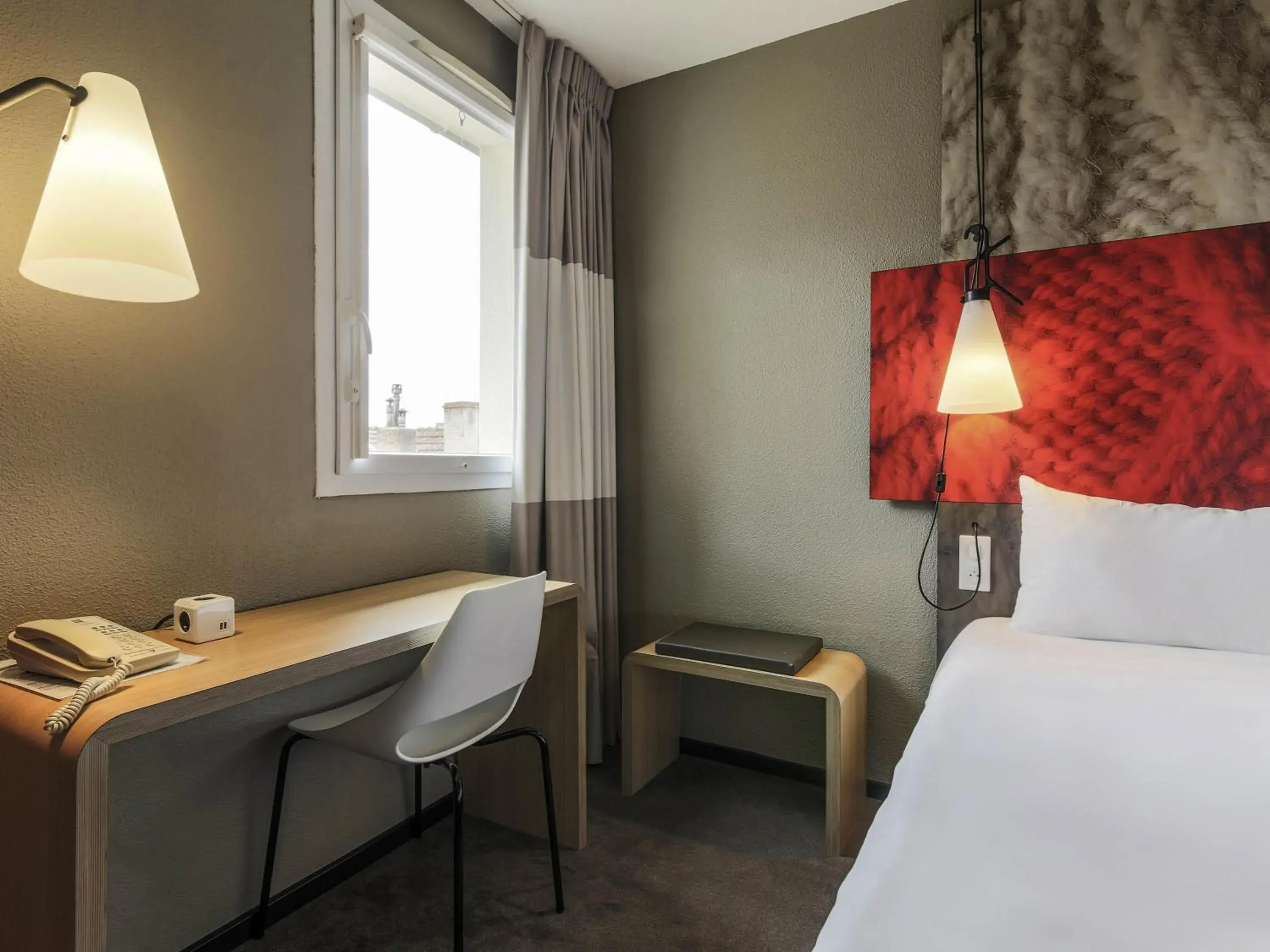 Bedroom, Bed in Ibis Albi Bedroom, Bed in Ibis Albi