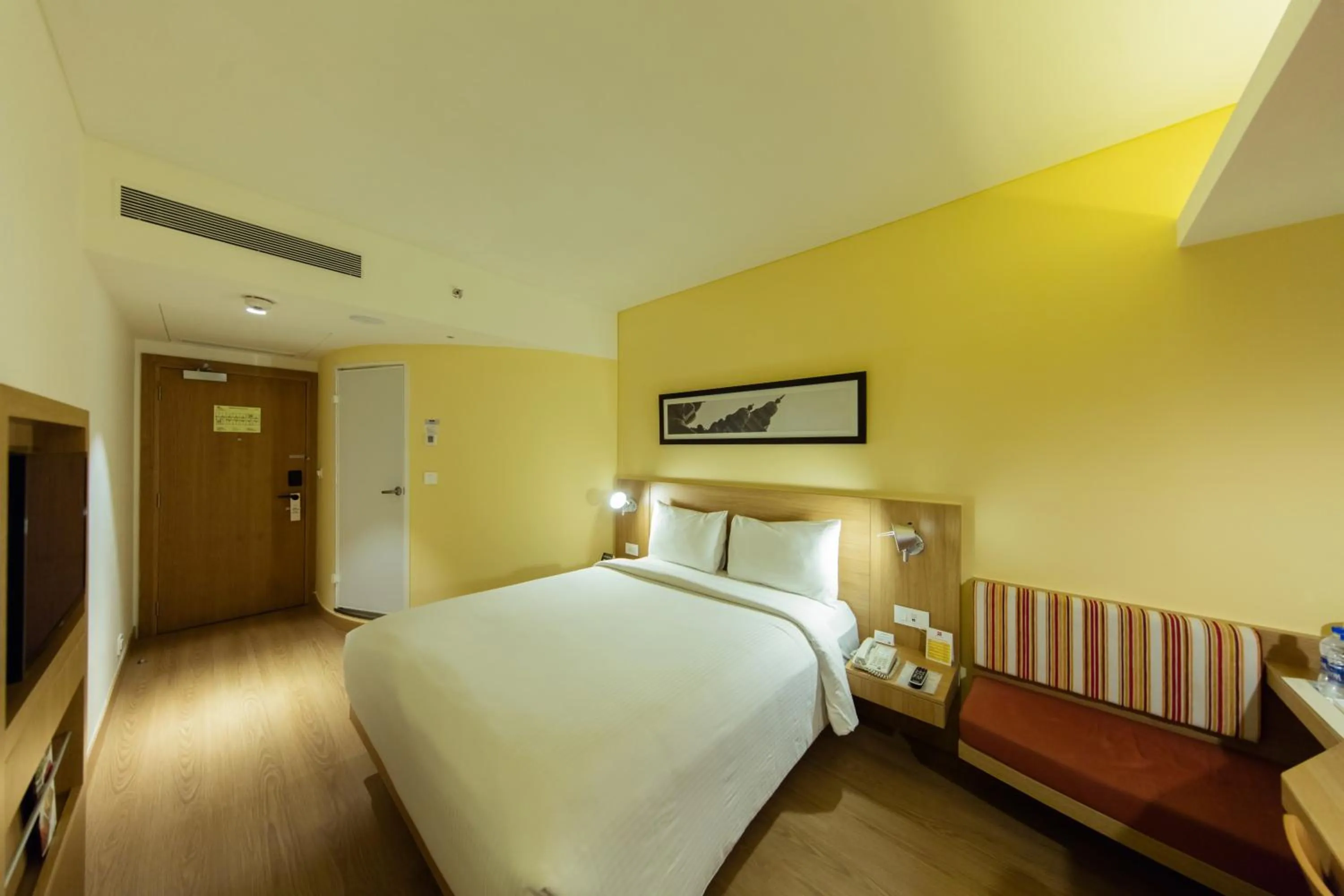 Bed in ibis Chennai Sipcot - An Accor Brand