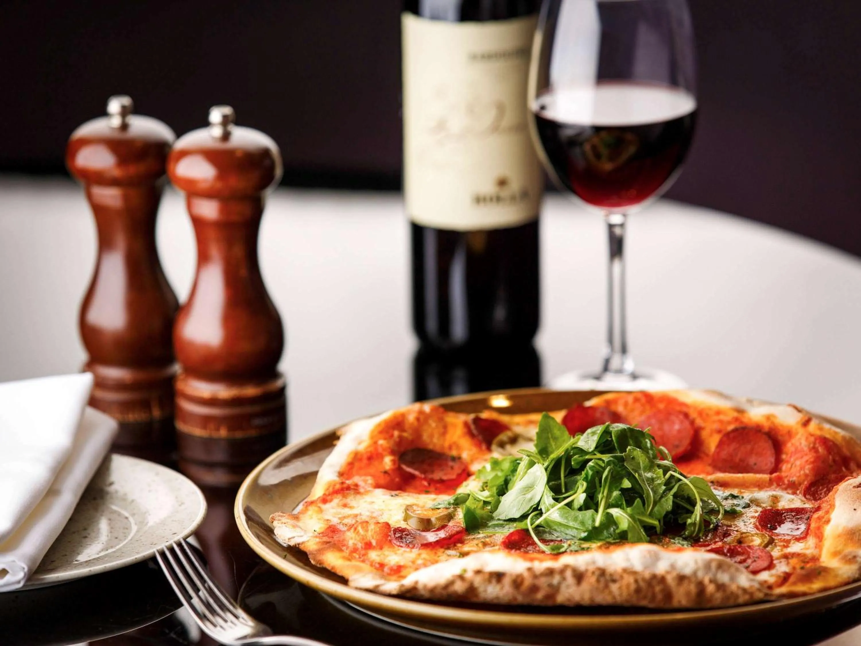 Restaurant/places to eat in Novotel Chennai Sipcot