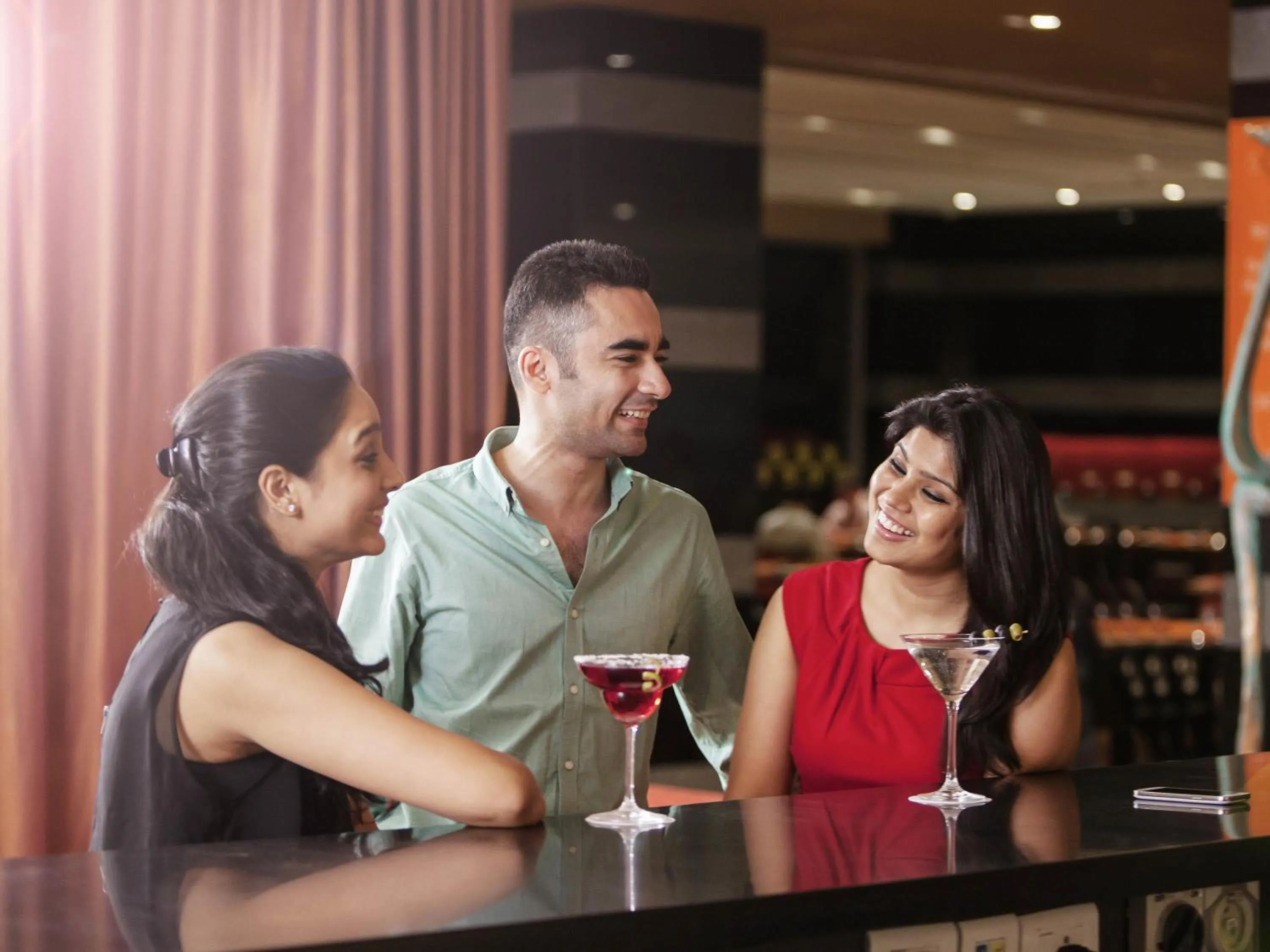 Lounge or bar in Novotel Chennai Sipcot