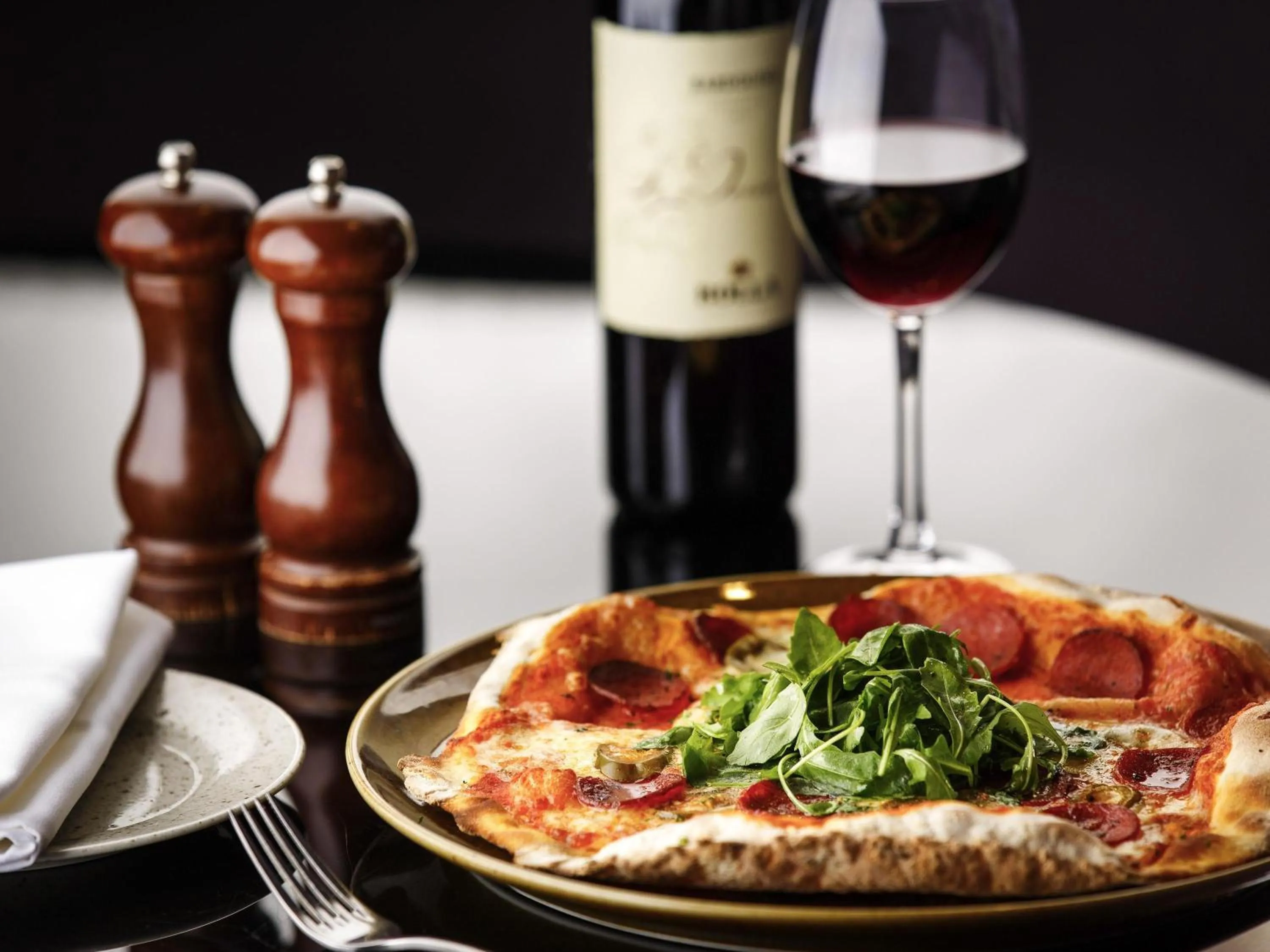 Restaurant/places to eat in Novotel Chennai Sipcot