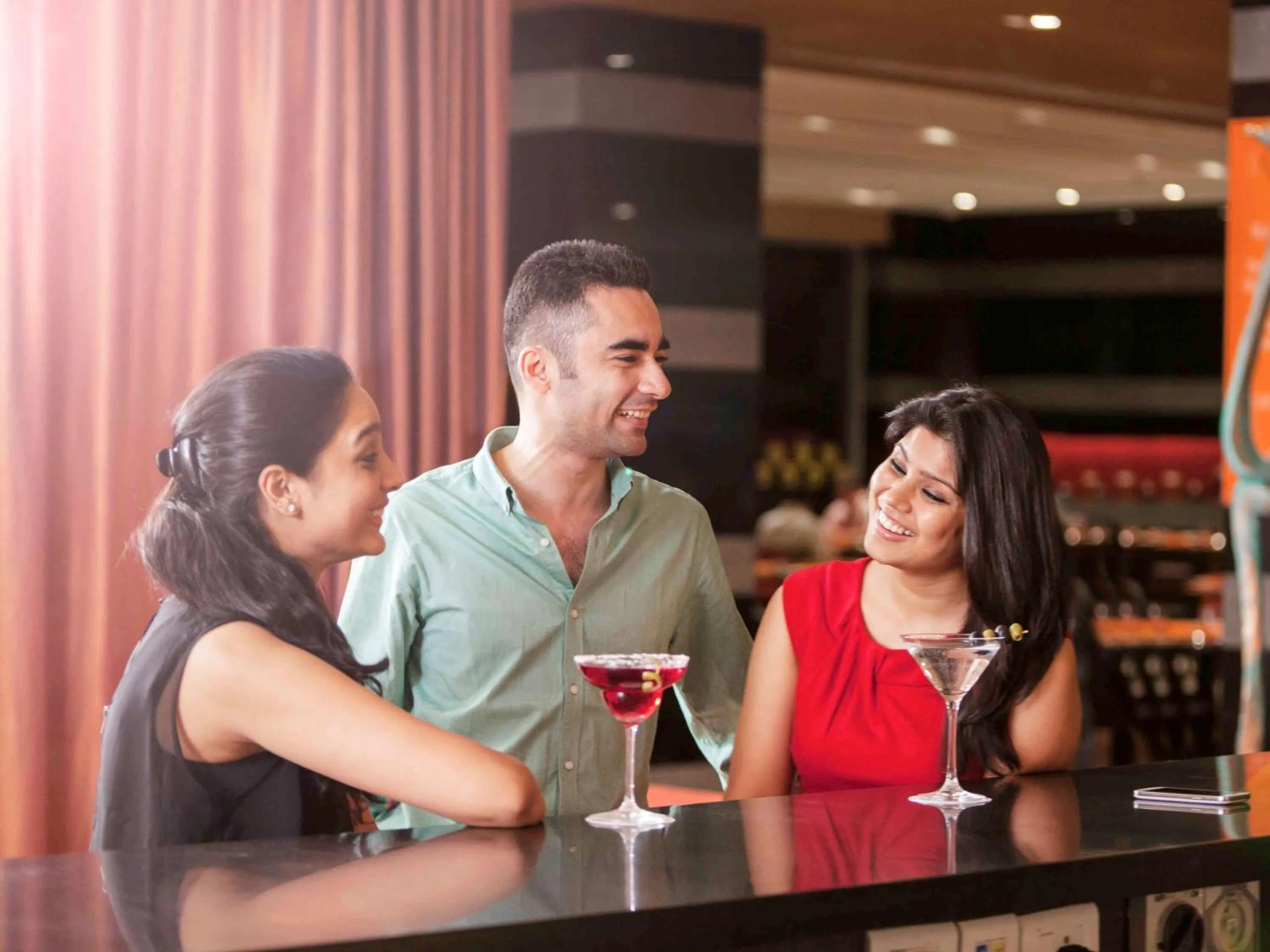 Lounge or bar in Novotel Chennai Sipcot