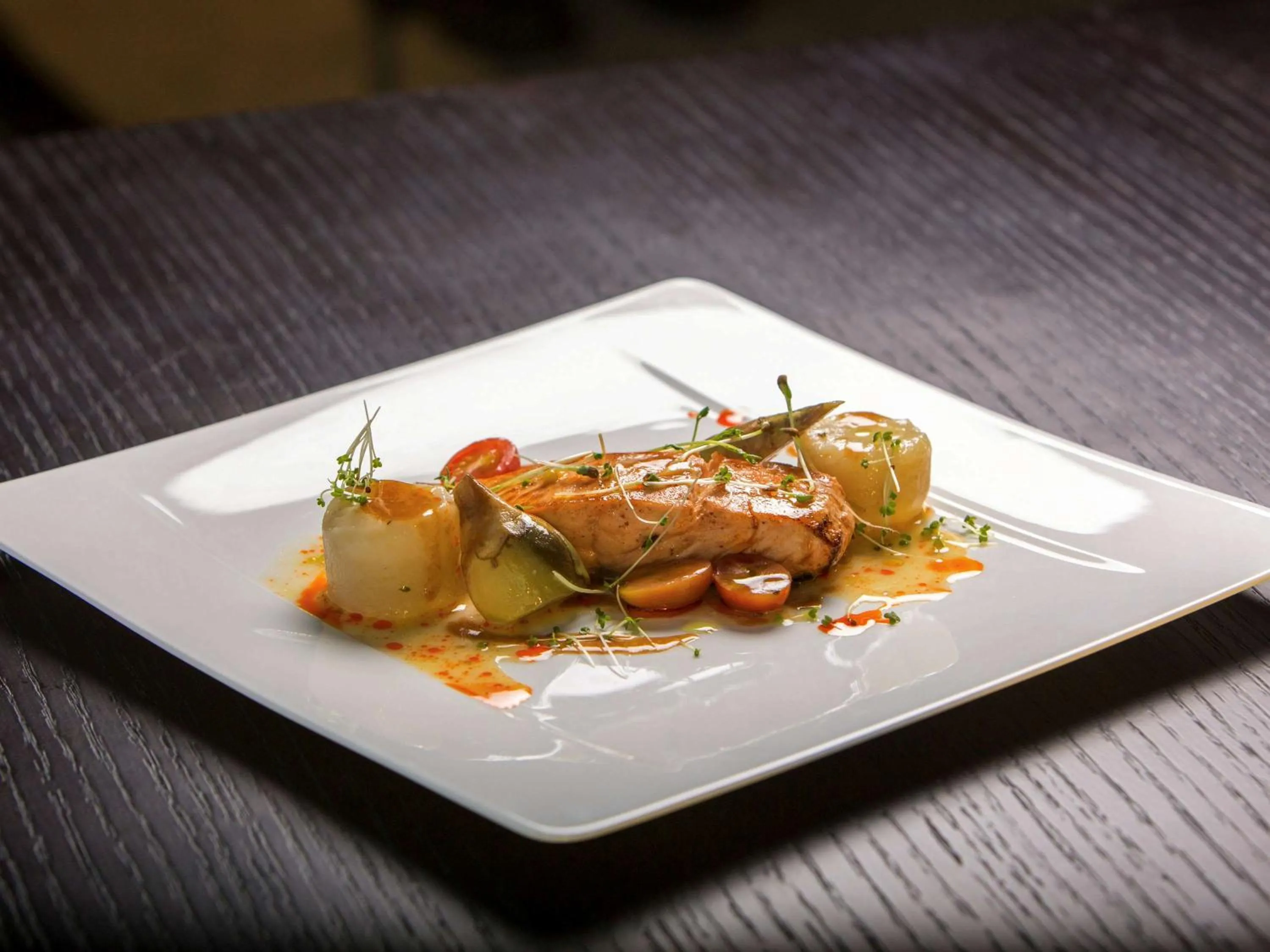 Restaurant/places to eat in Novotel Chennai Sipcot