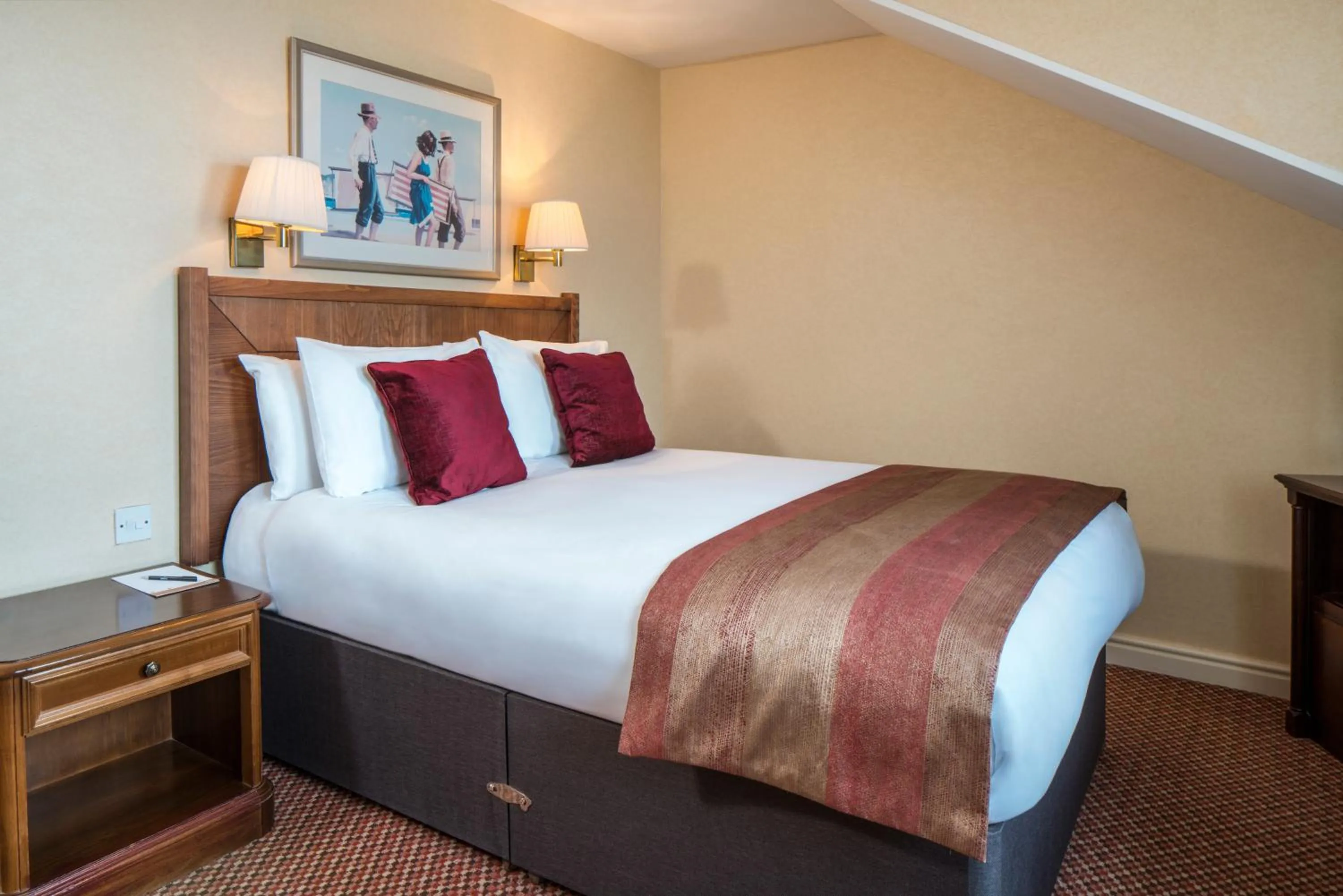 Bathroom, Bed in Imperial Hotel Blackpool