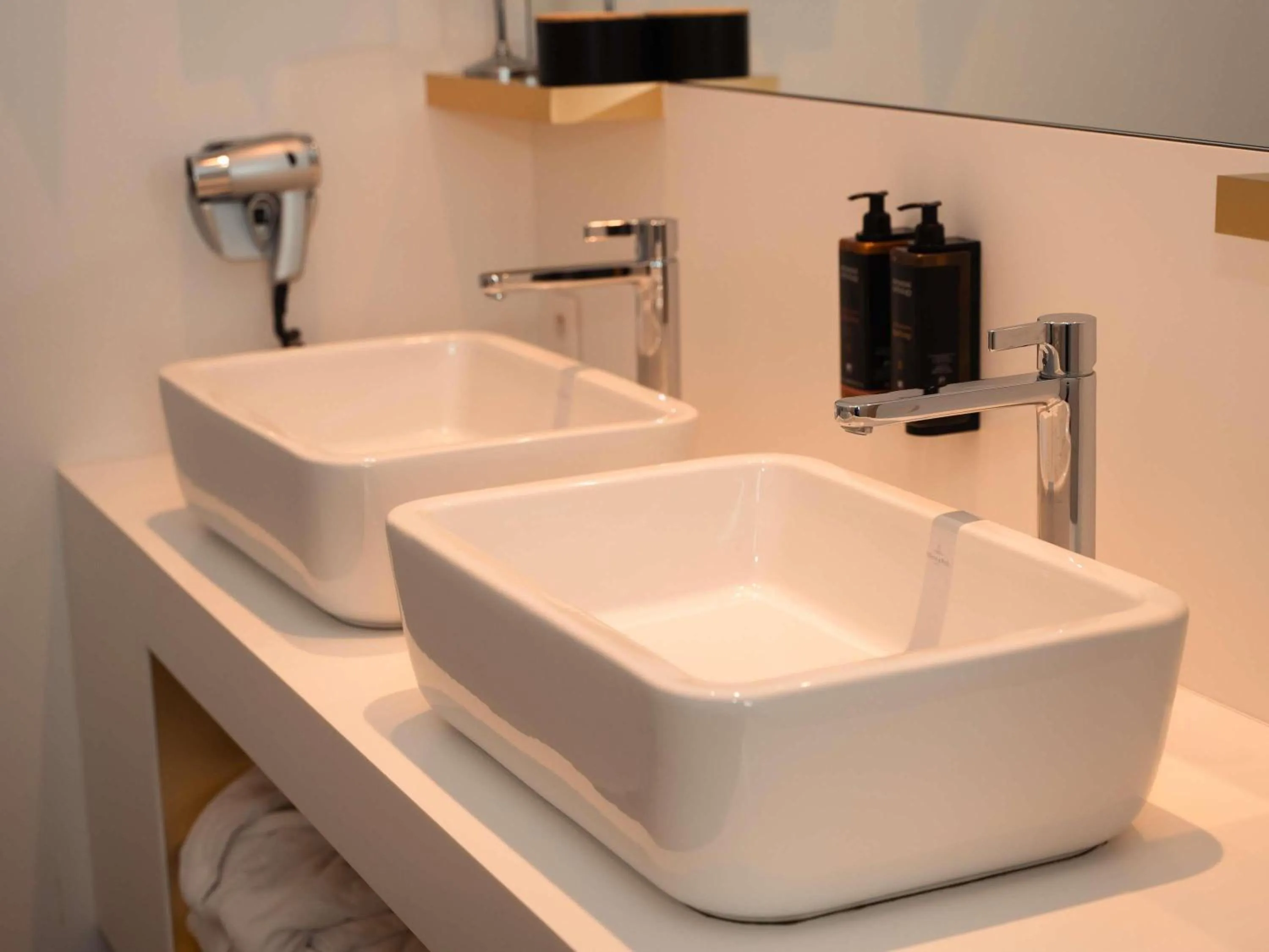 Bathroom in Mercure Roeselare