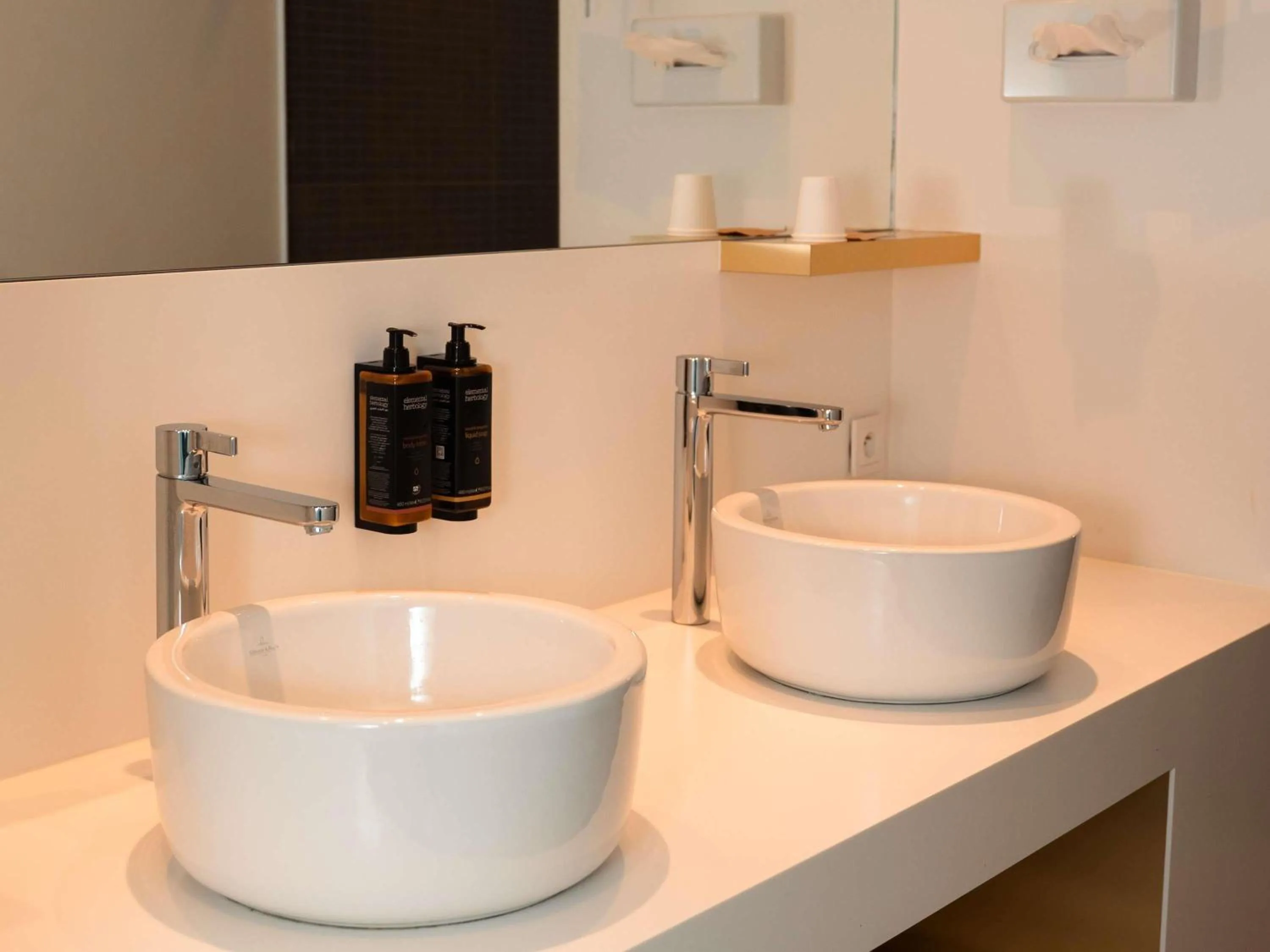 Bedroom in Mercure Roeselare