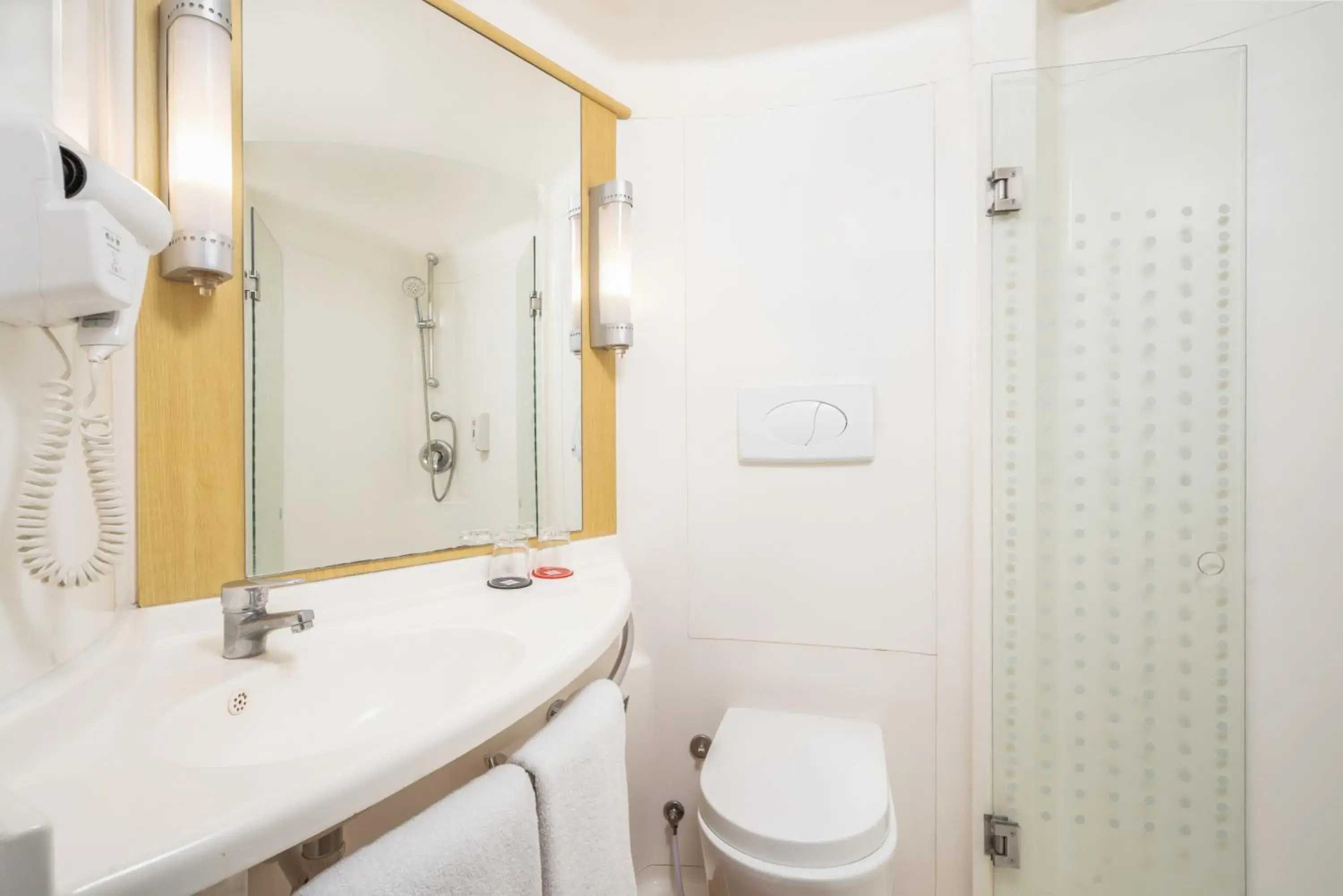 Bathroom in Ibis Gading Serpong Bathroom in Ibis Gading Serpong