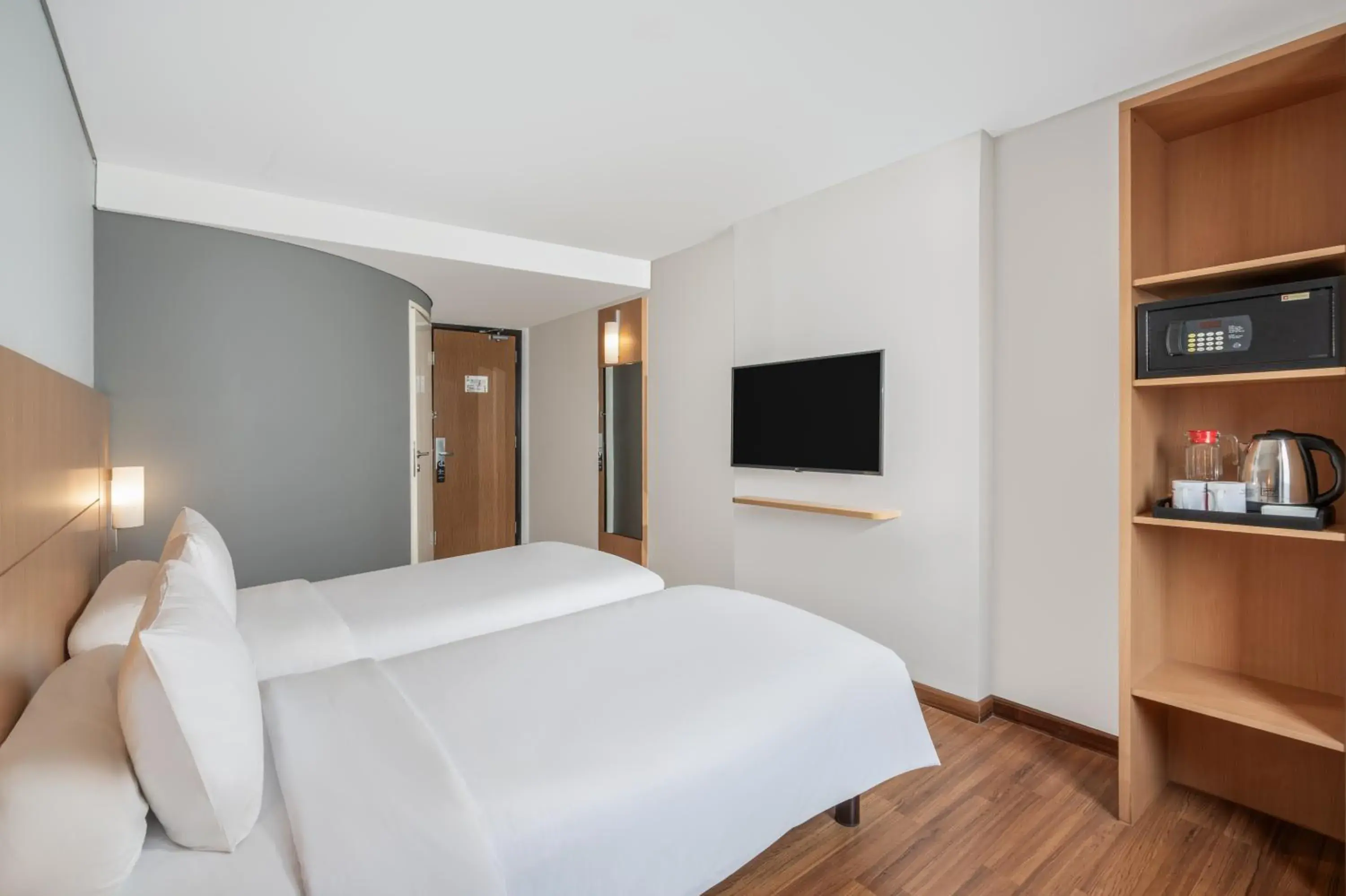 Bedroom, Bed in Ibis Gading Serpong Bedroom, Bed in Ibis Gading Serpong
