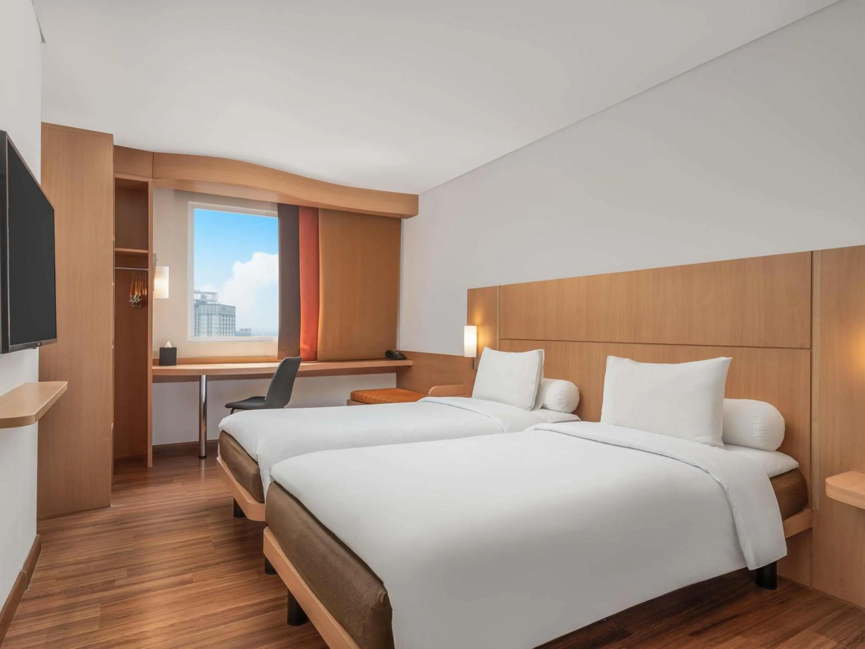 Bedroom, Bed in Ibis Gading Serpong