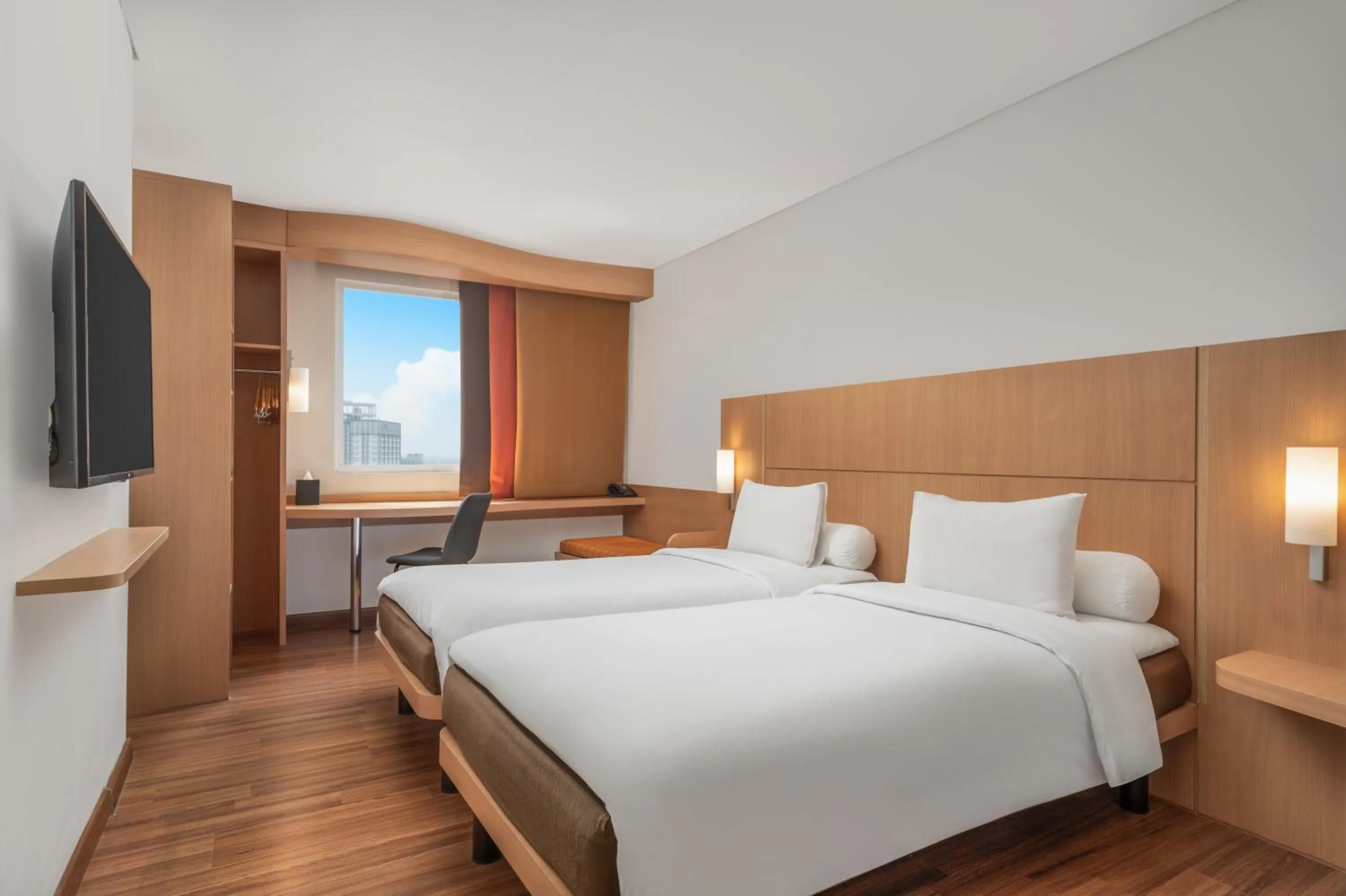 Bedroom, Bed in Ibis Gading Serpong