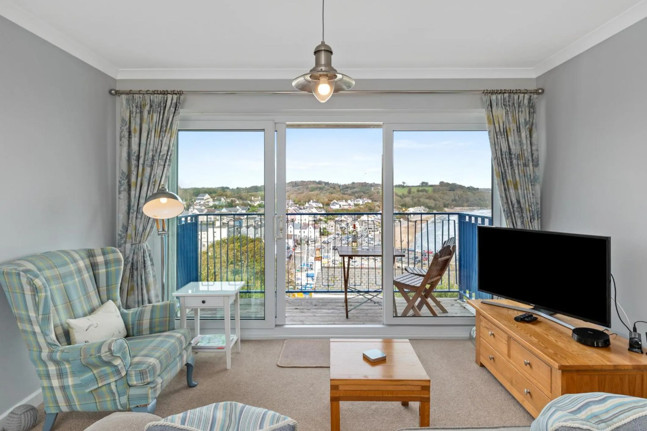 Brynawelon - Wonderful Sea and Harbour Views
