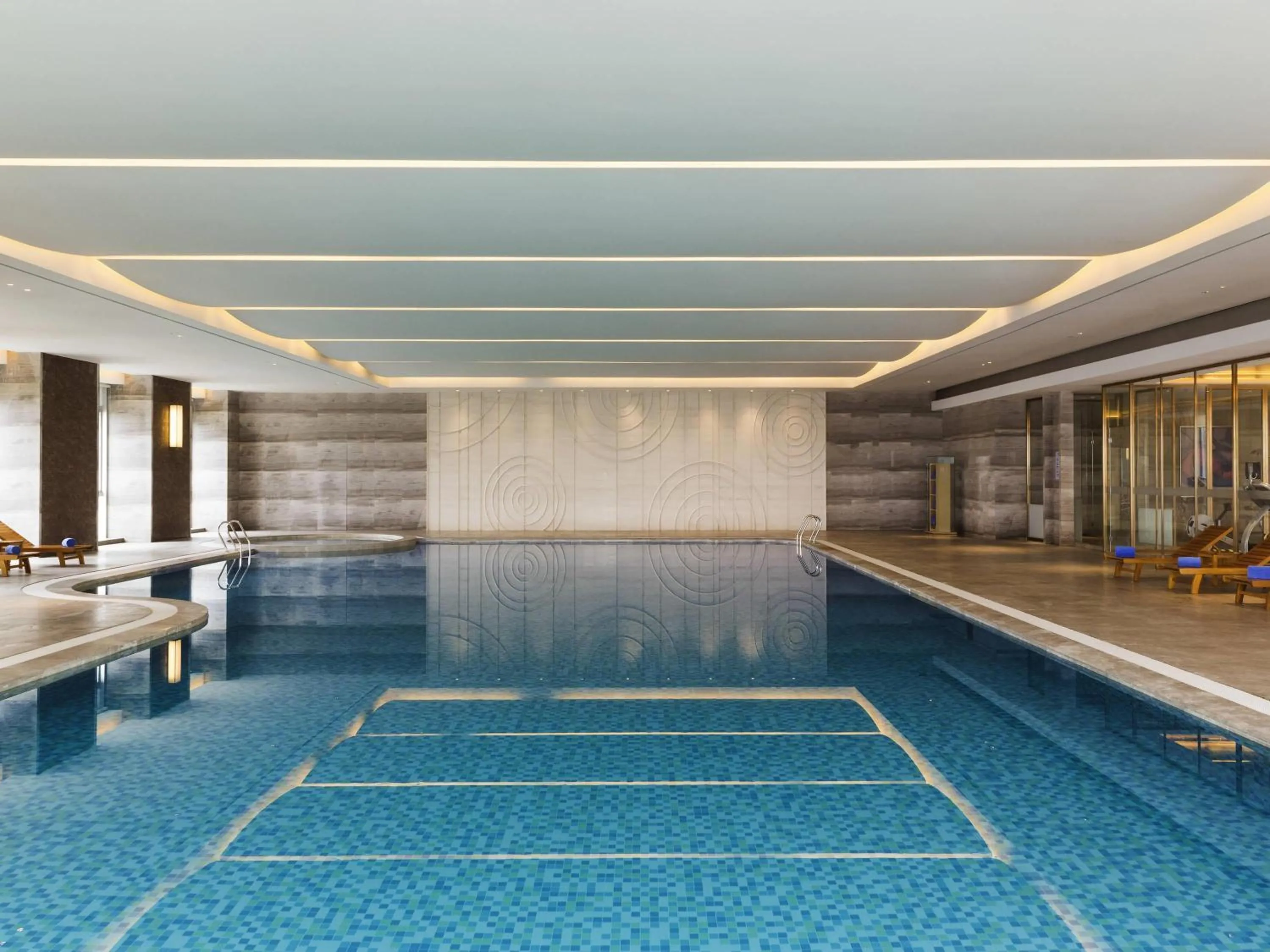 Pool view in Pullman Changshu Leeman