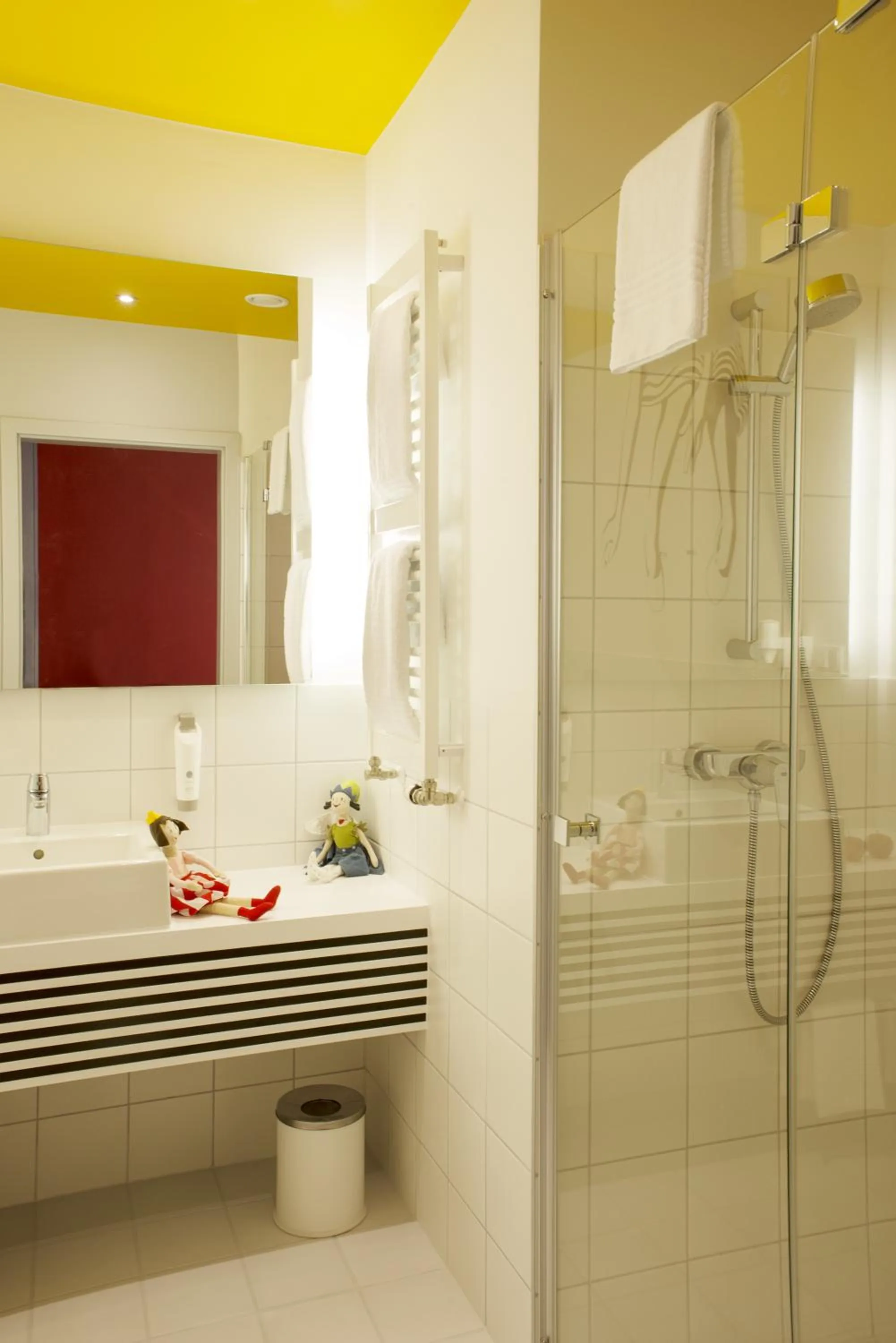 Shower in Ibis Styles Wroclaw Centrum
