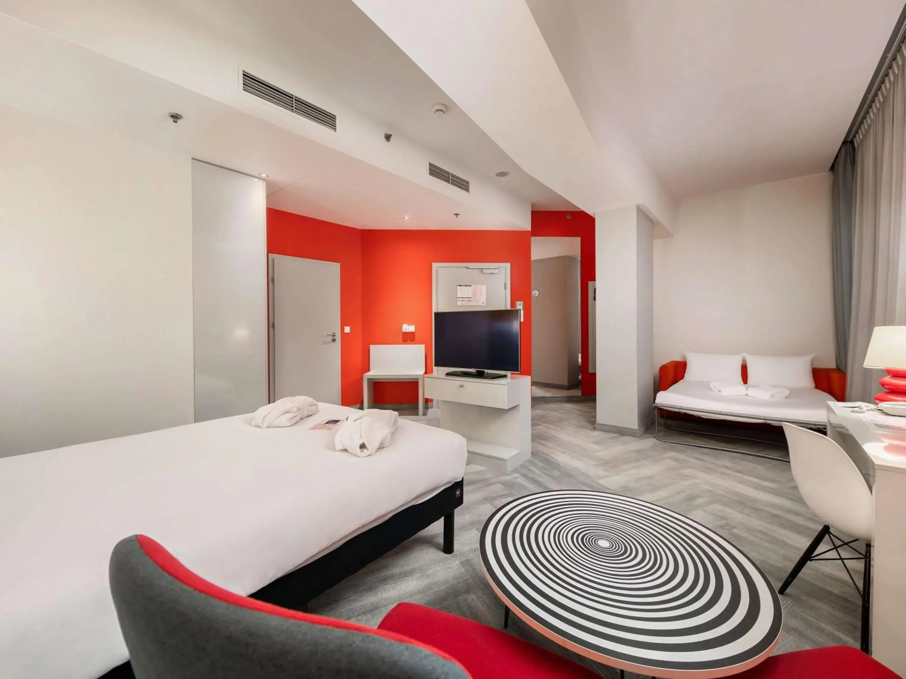 Bedroom, Bed in Ibis Styles Wroclaw Centrum Bedroom, Bed in Ibis Styles Wroclaw Centrum