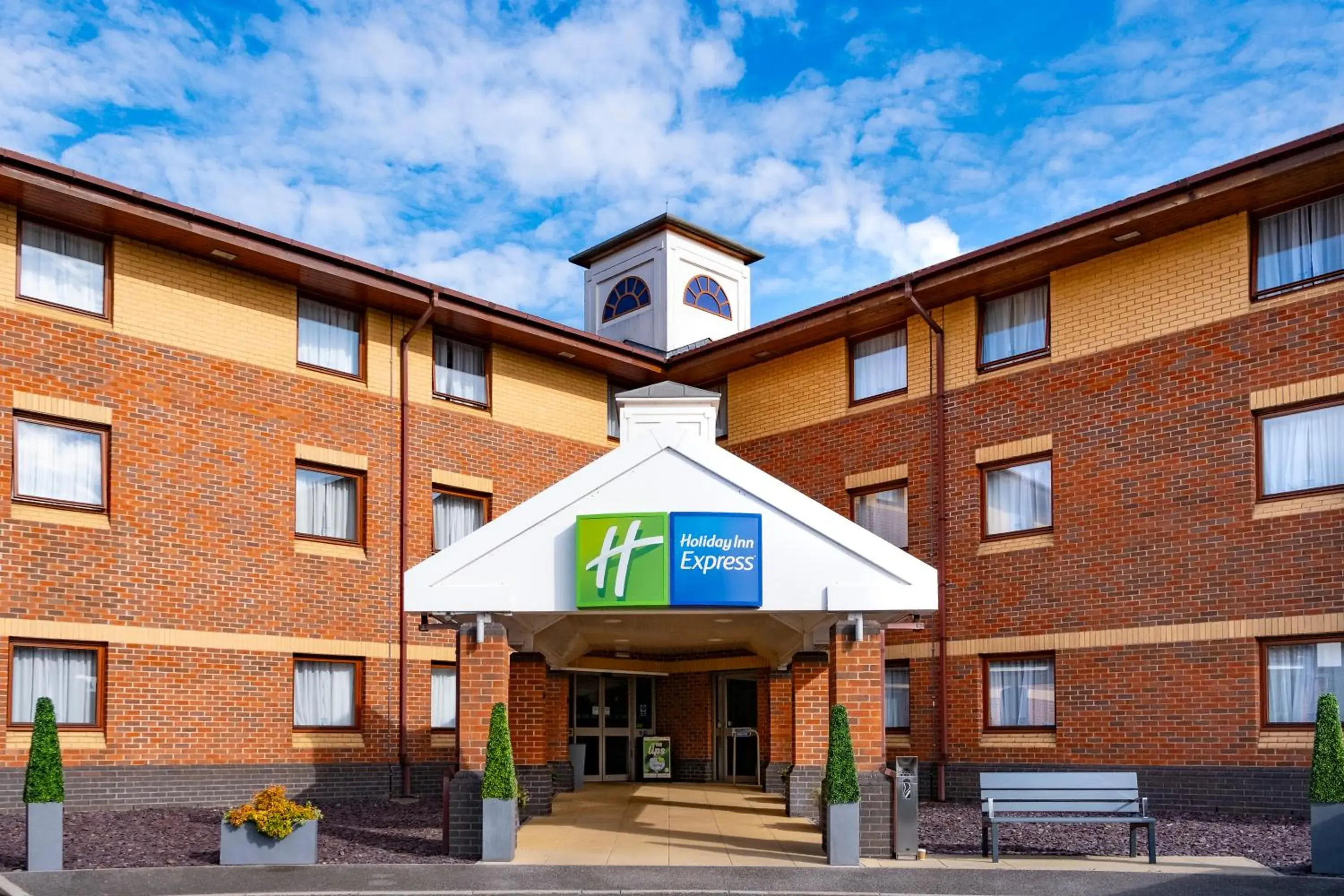 Facade/entrance in Holiday Inn Express Taunton East by IHG Facade/entrance in Holiday Inn Express Taunton East by IHG