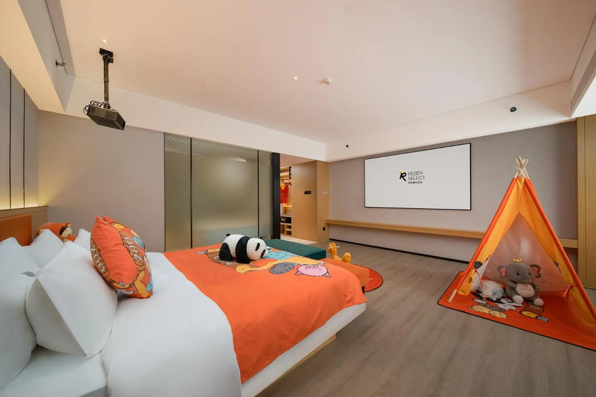 Photo of the whole room, Bed in Rezen Select Hotel Guangzhou Baiyun Airport