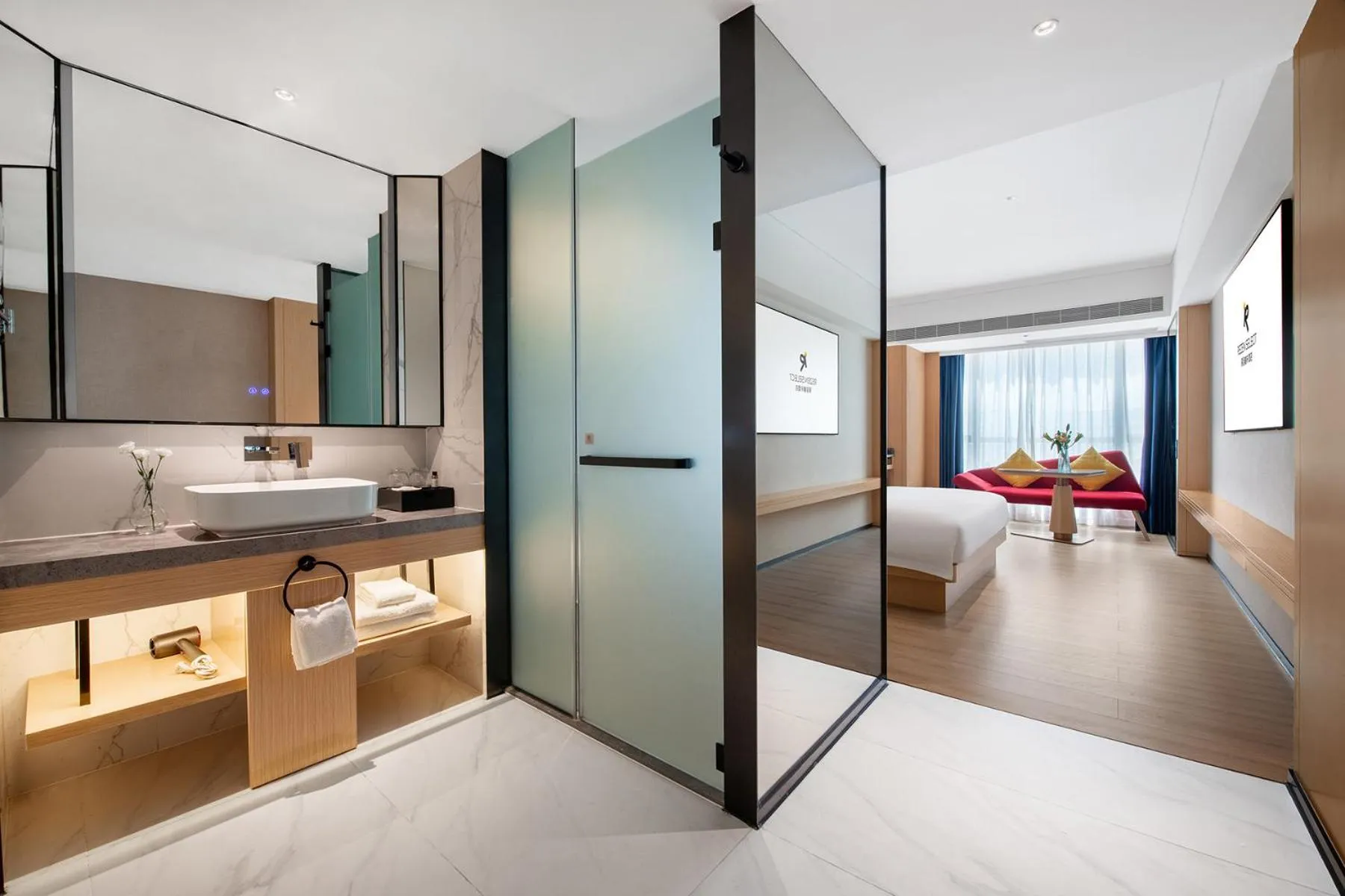 Photo of the whole room, Bed in Rezen Select Hotel Guangzhou Baiyun Airport