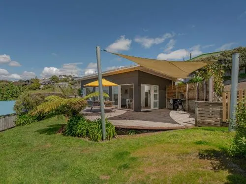 The Blockhouse - Whangamatā Holiday Home