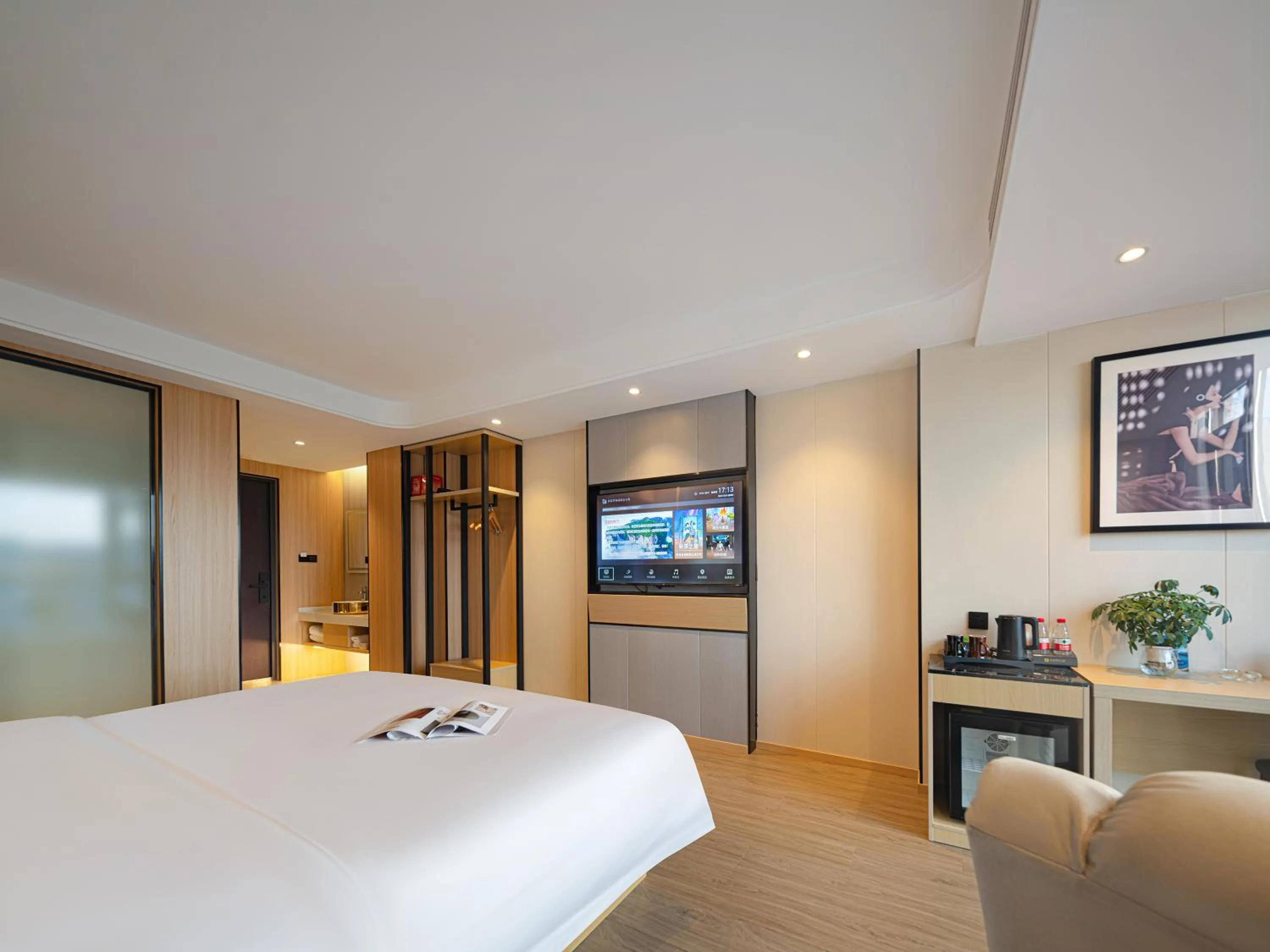 Deluxe Family Room in Zhangjiajie Hero Boutique Hotel