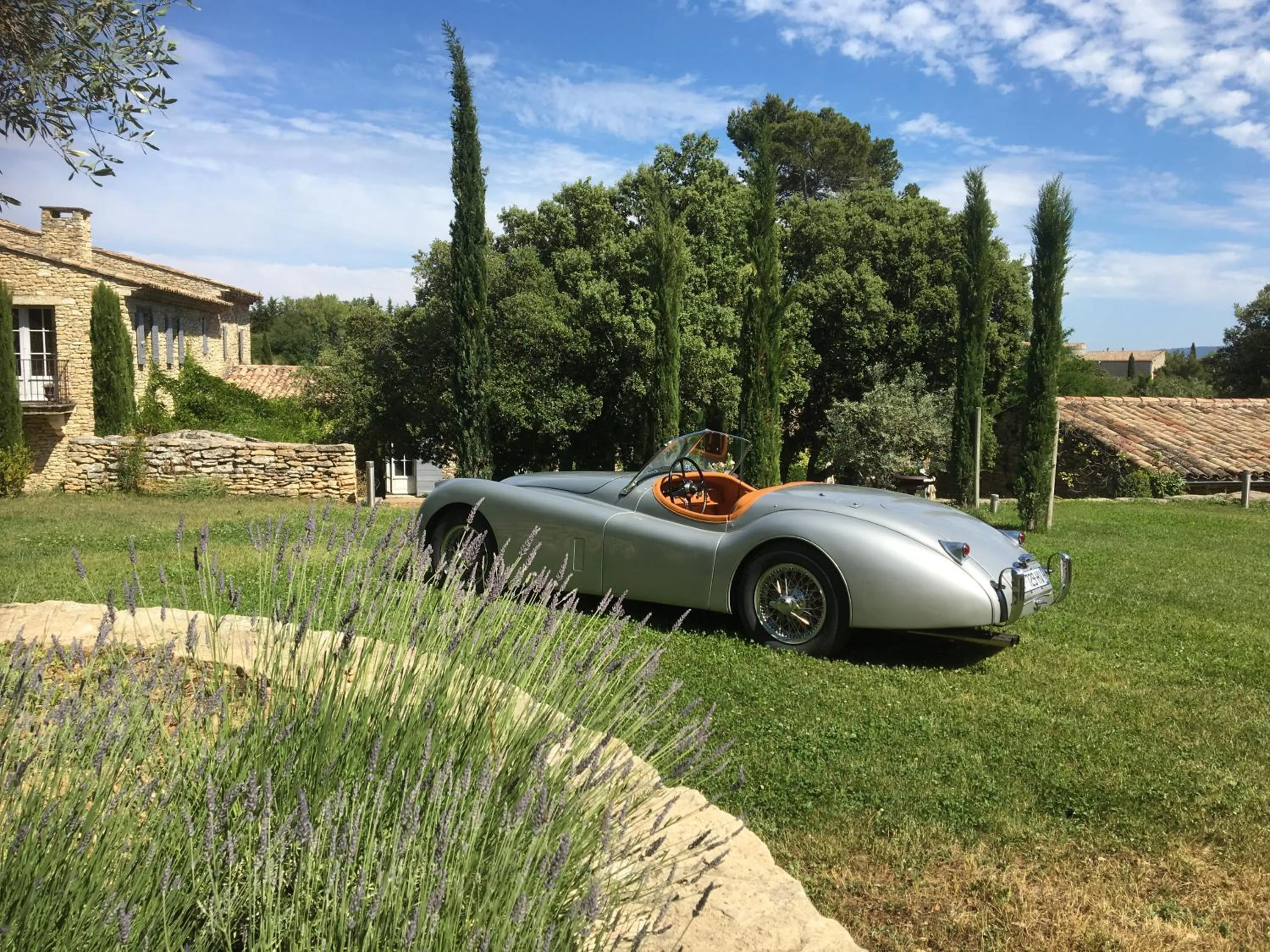 Spring in Villa Hautvallon - Peaceful Escape in Provence