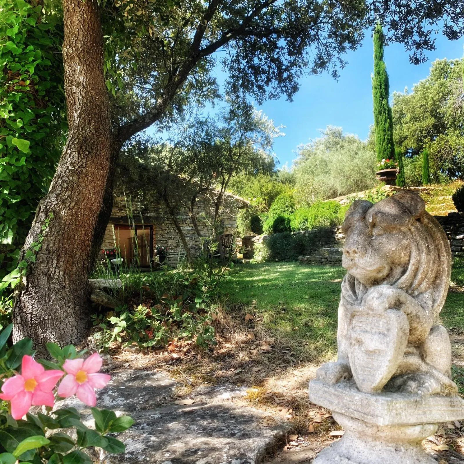 Garden in Villa Hautvallon - Peaceful Escape in Provence
