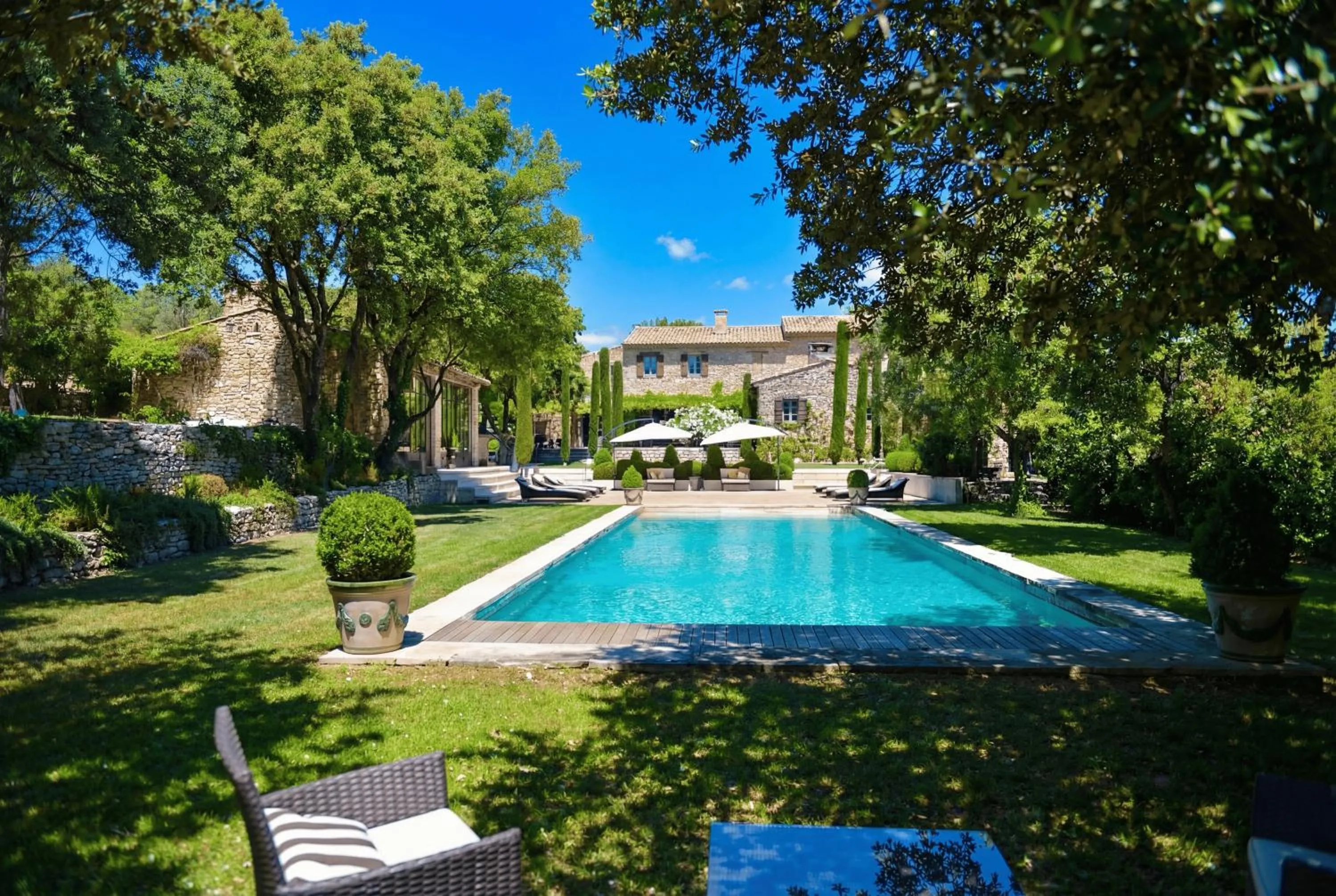 Swimming pool in Villa Hautvallon - Peaceful Escape in Provence