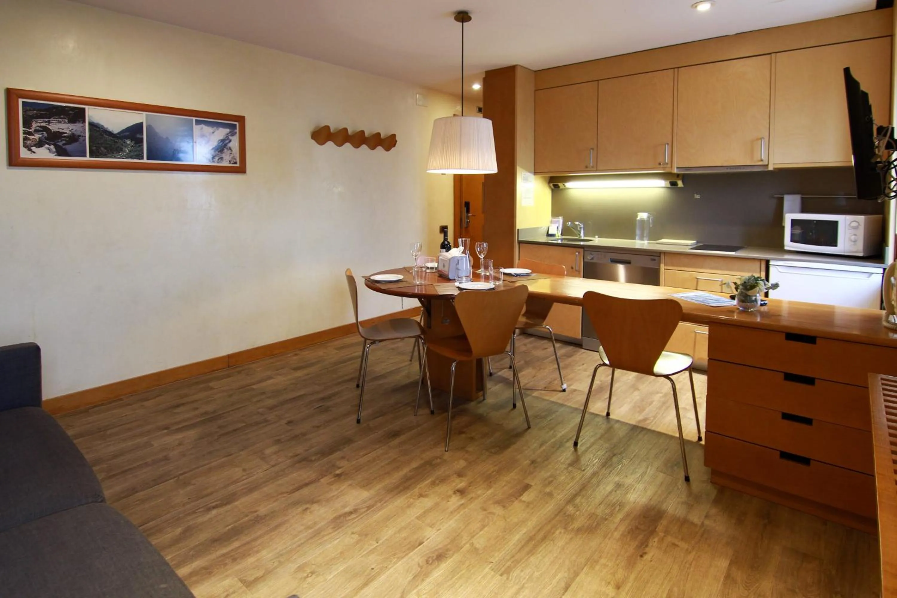 Dining area in Apartaments Vall de Núria