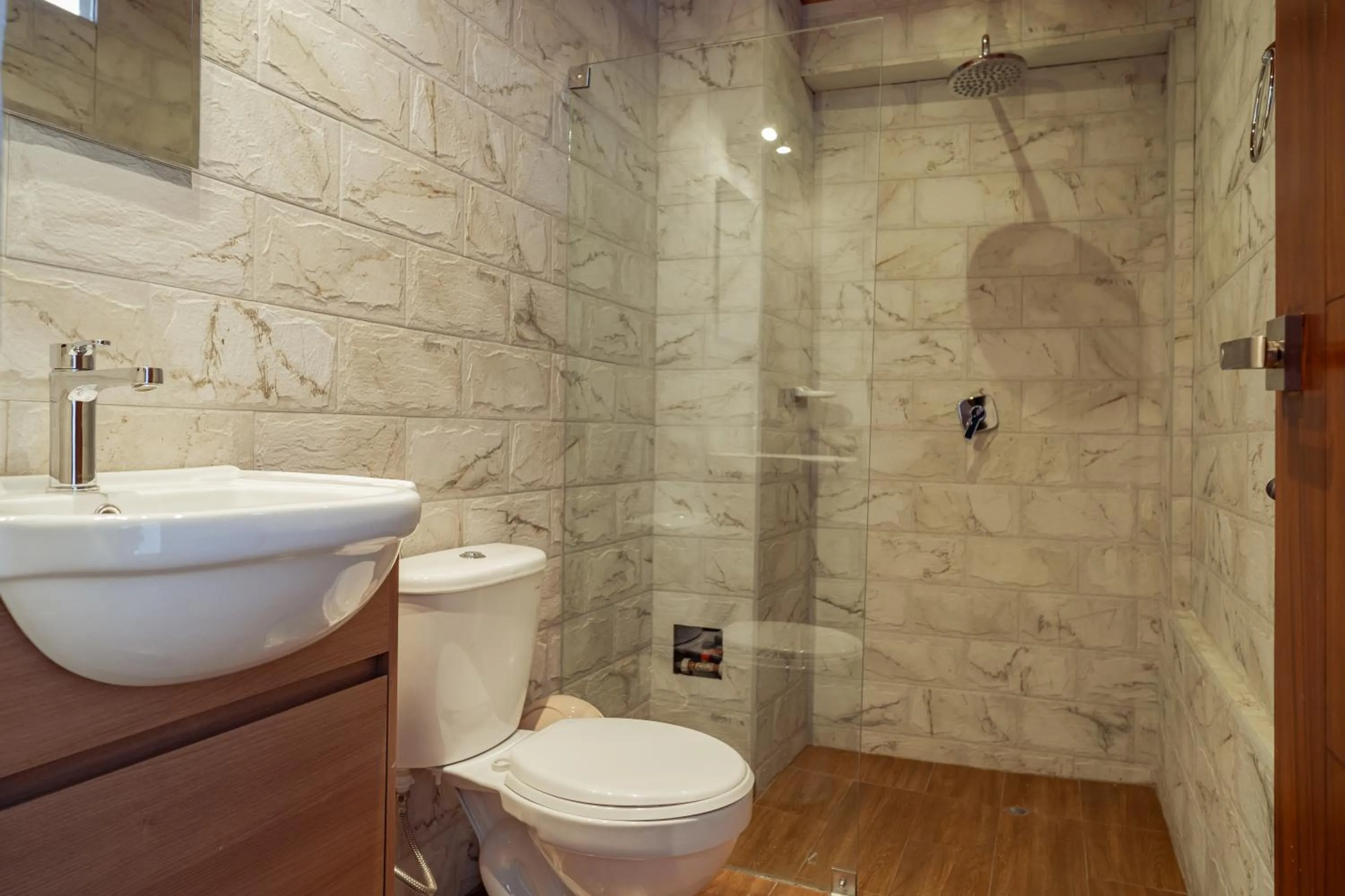 Bathroom in Hotel California Urubamba