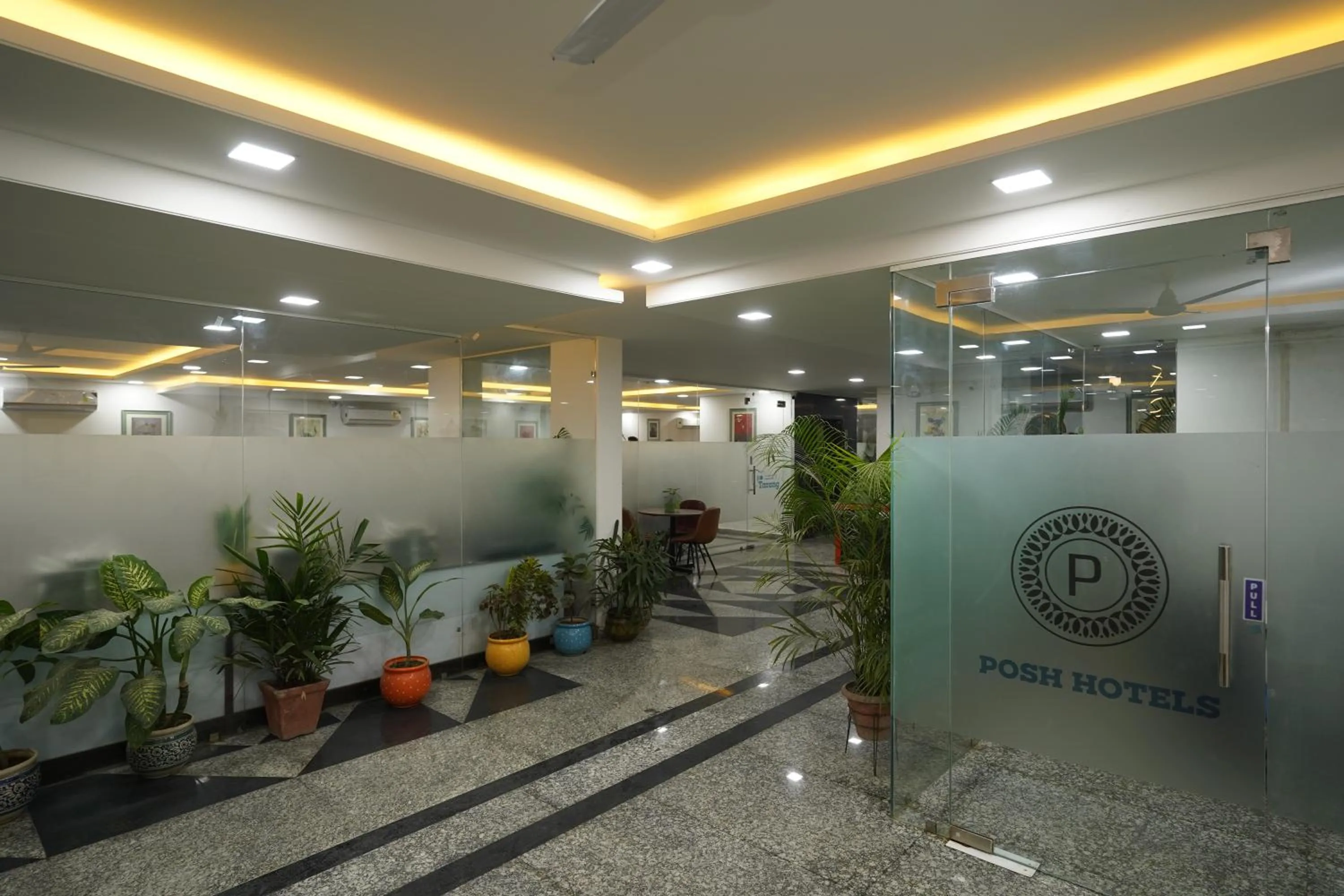 Lobby or reception in Posh Garden Inn Artemis Hospital Road Gurgaon