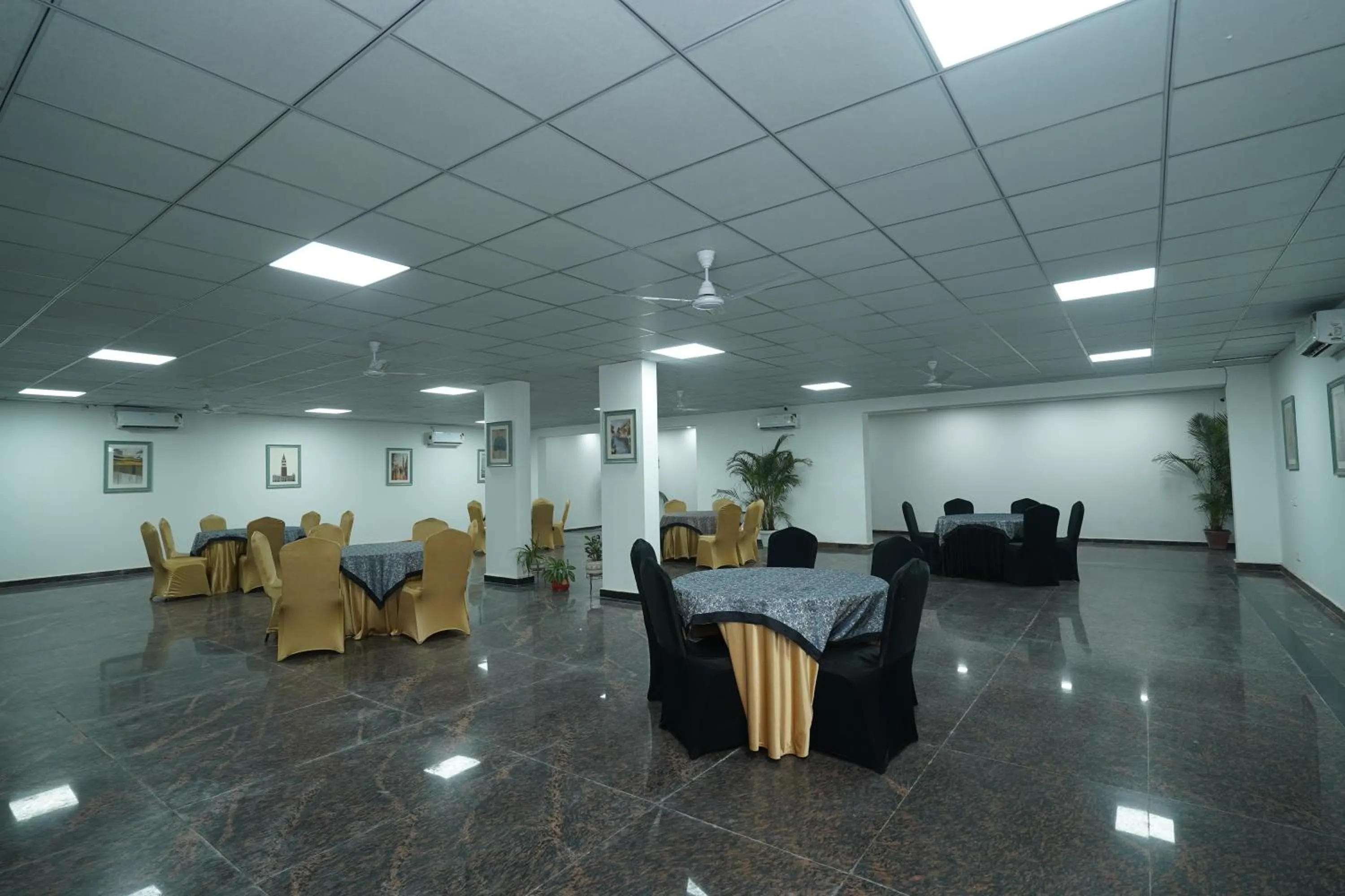 Banquet/Function facilities in Posh Garden Inn Artemis Hospital Road Gurgaon
